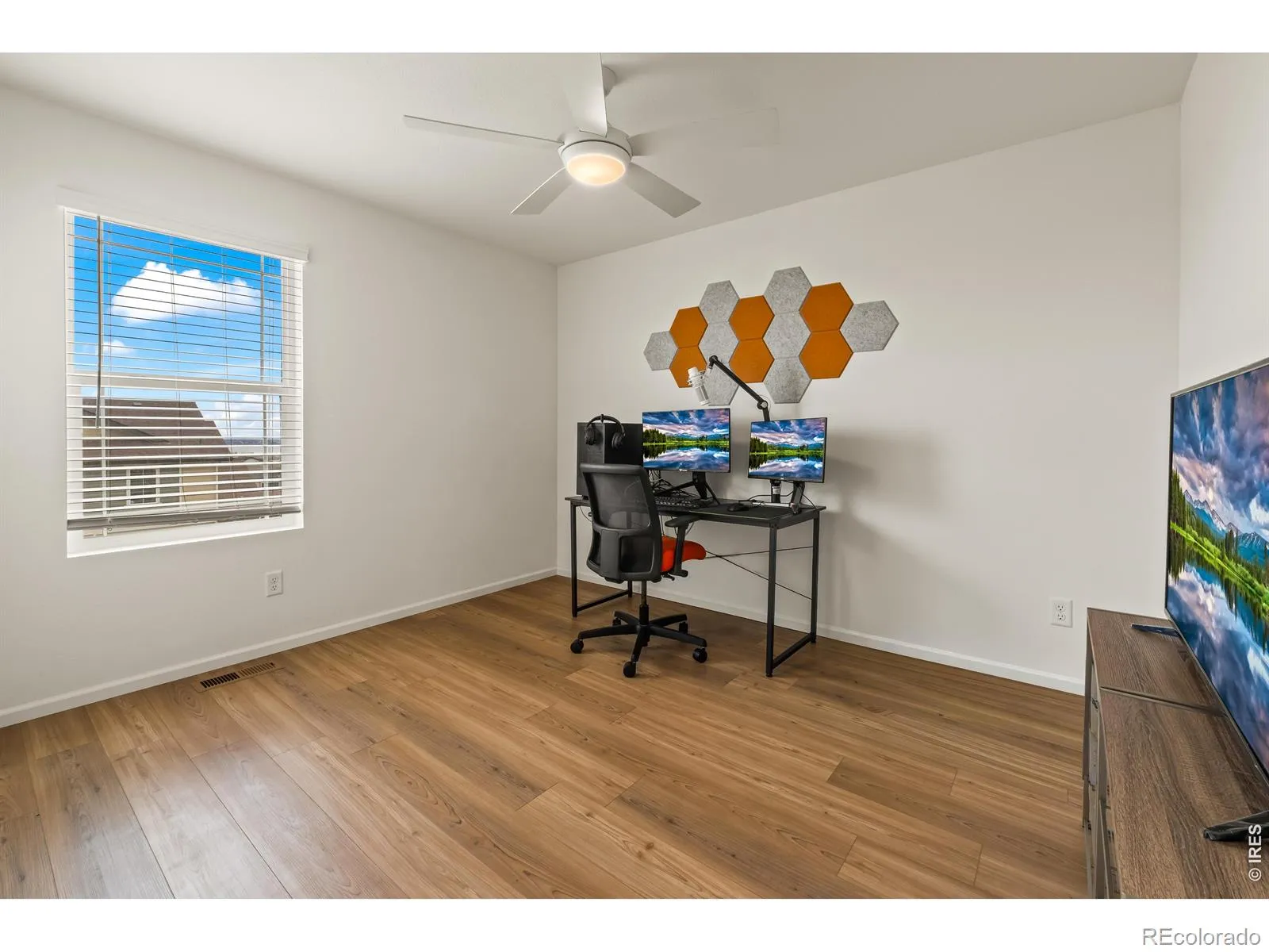 17563 W 93rd Place Arvada CO 80007 MLS #RECIR1053859 04242026003552 1600 34