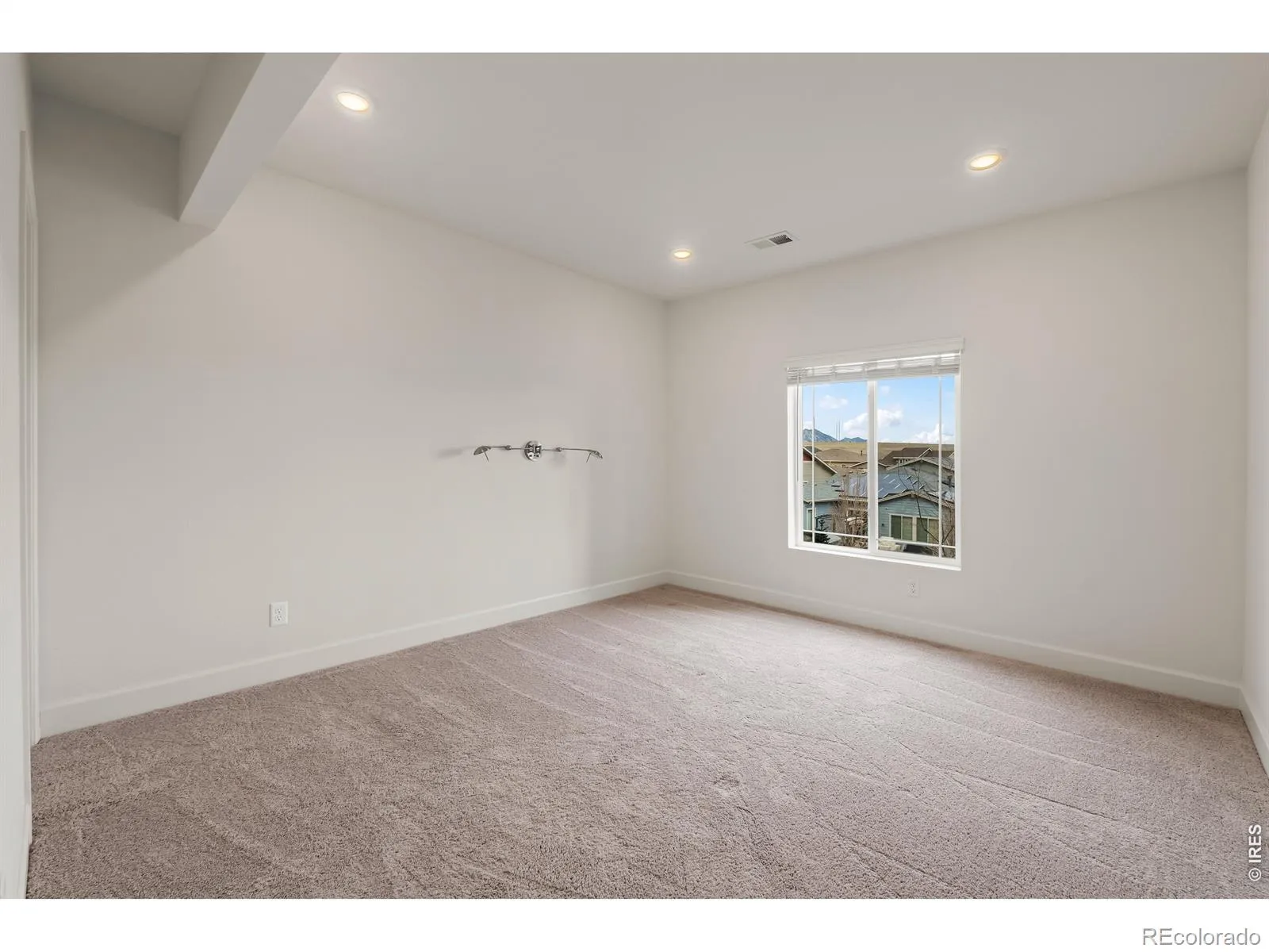 17563 W 93rd Place Arvada CO 80007 MLS #RECIR1053859 04242026003552 1600 42