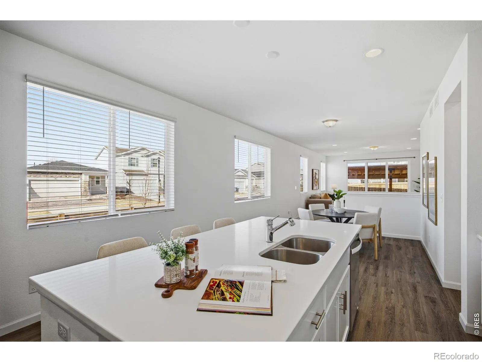 438 Overbrook Lane Longmont CO 80504 MLS #RECIR1054036 05242026153922 1600 11