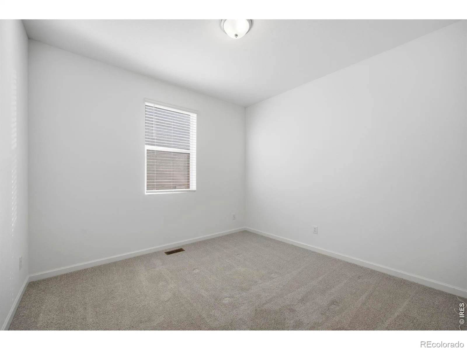 438 Overbrook Lane Longmont CO 80504 | MLS #RECIR1054036 08282026003932 1600 17