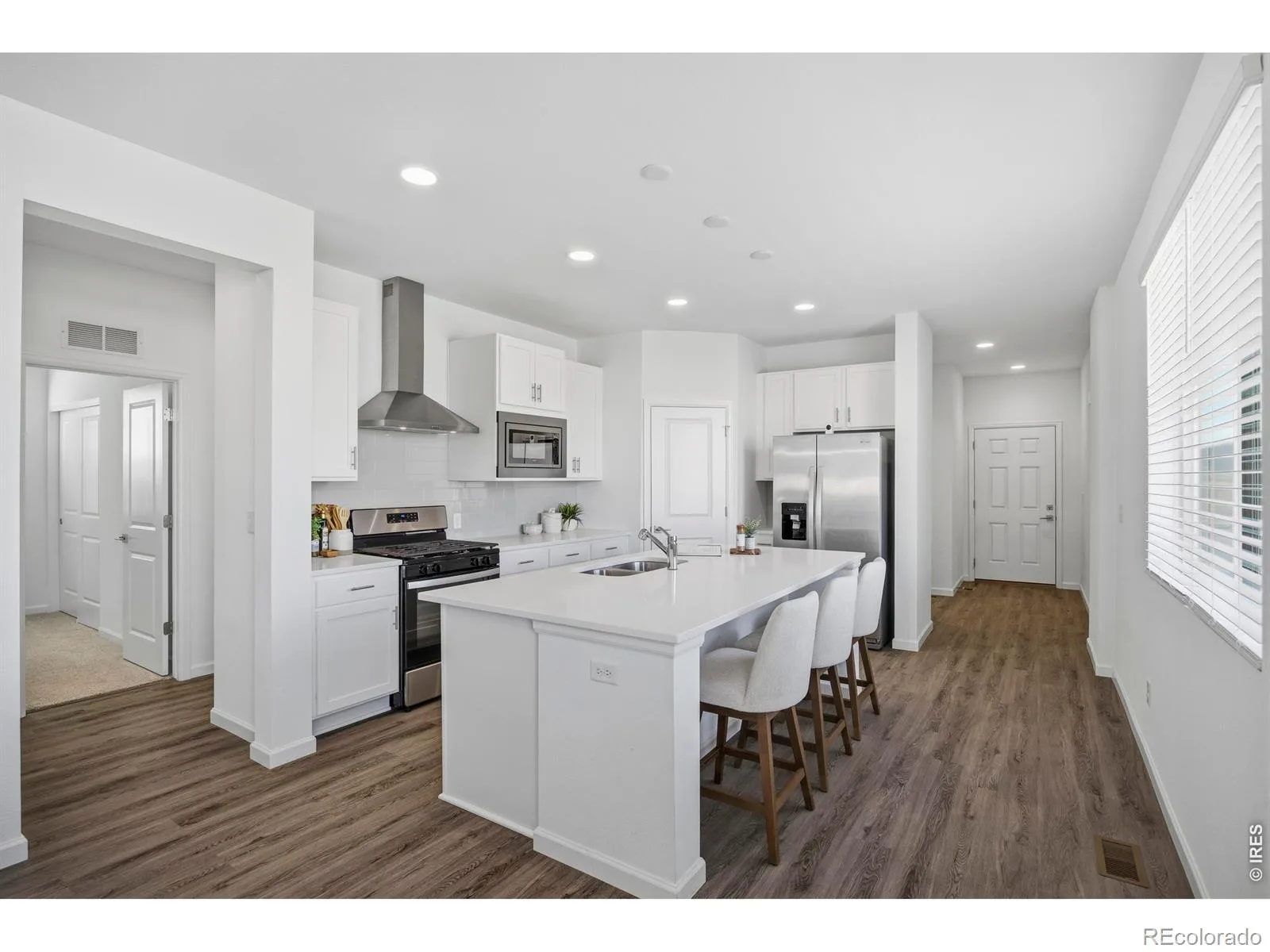 438 Overbrook Lane Longmont CO 80504 | MLS #RECIR1054036 08282026003932 1600 6