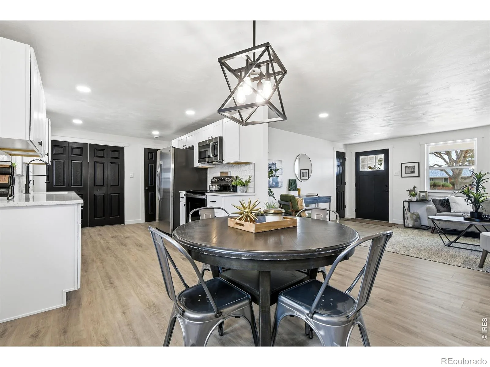 1239 Sunset Street Longmont CO 80501 MLS #RECIR1054104 06162026222020 1600 15