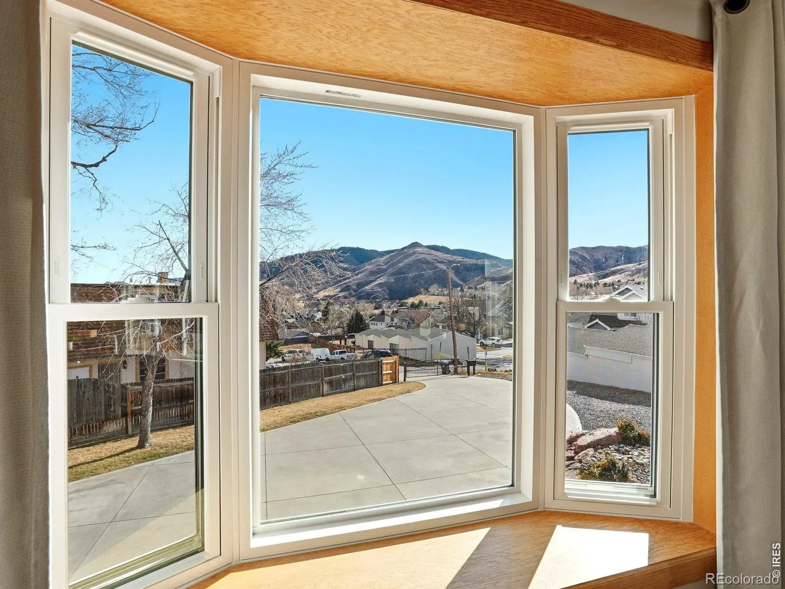 401 N Columbine Street Golden CO 80403 MLS #RECIR1054212 03192026204532 1600 20