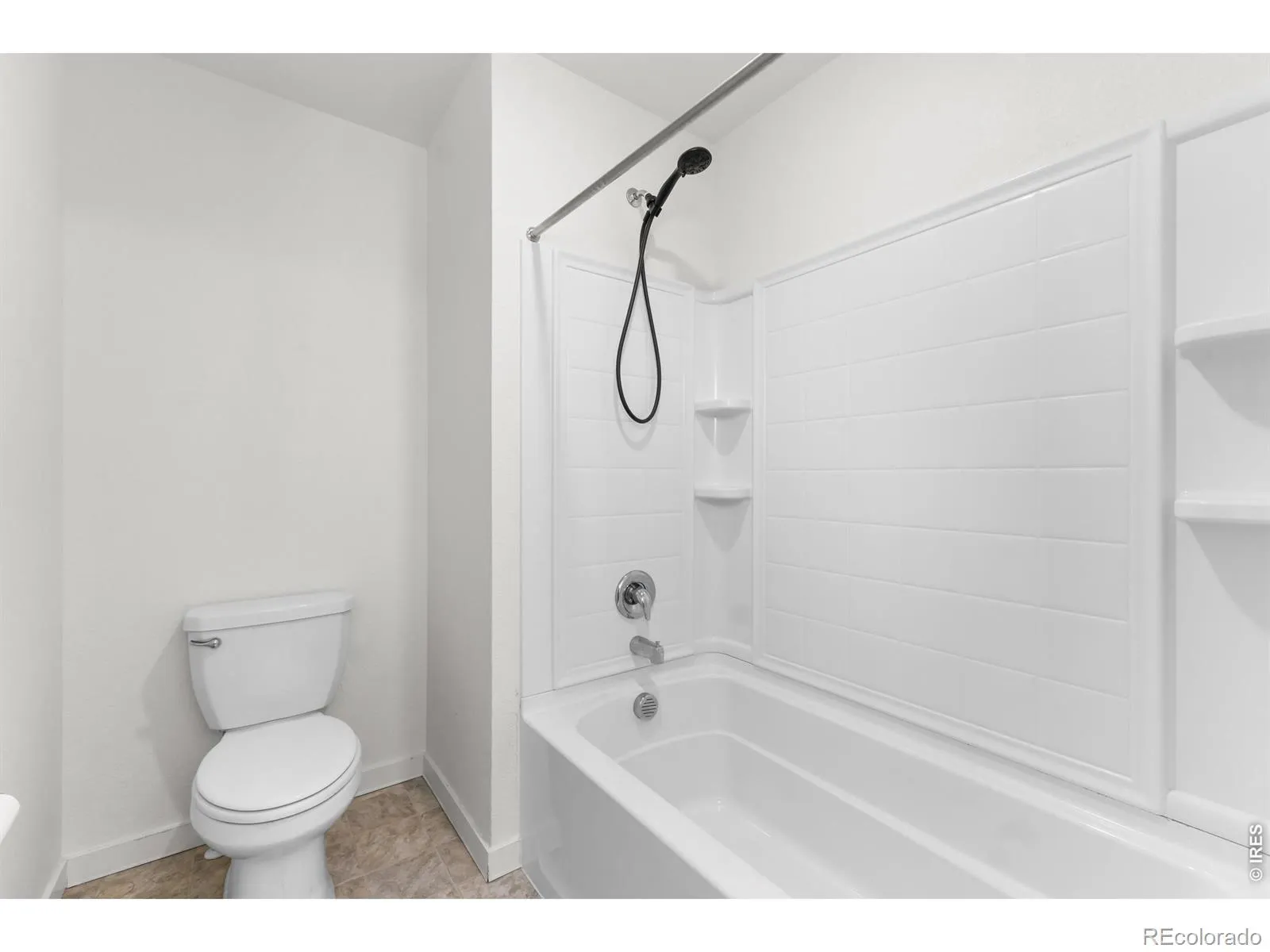 4412 Garnet Way Longmont CO 80504 | MLS #RECIR1054245 05212026004837 1600 26