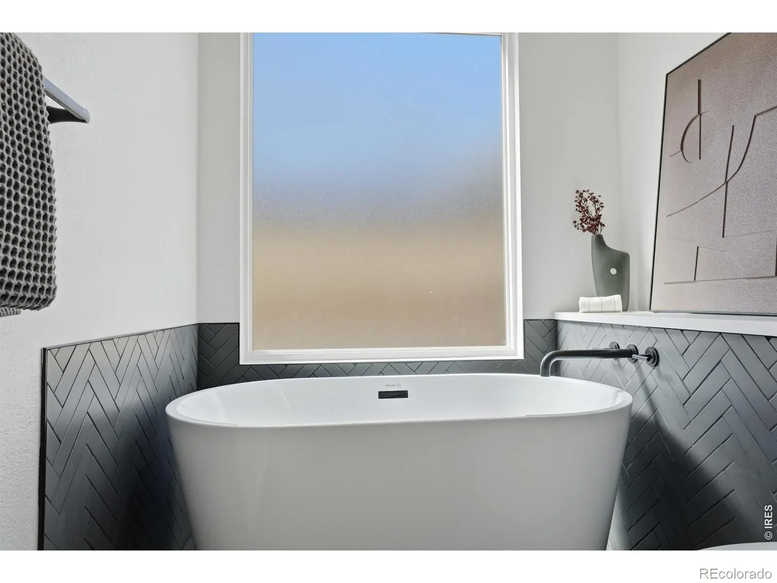 03242026003815 1600 34