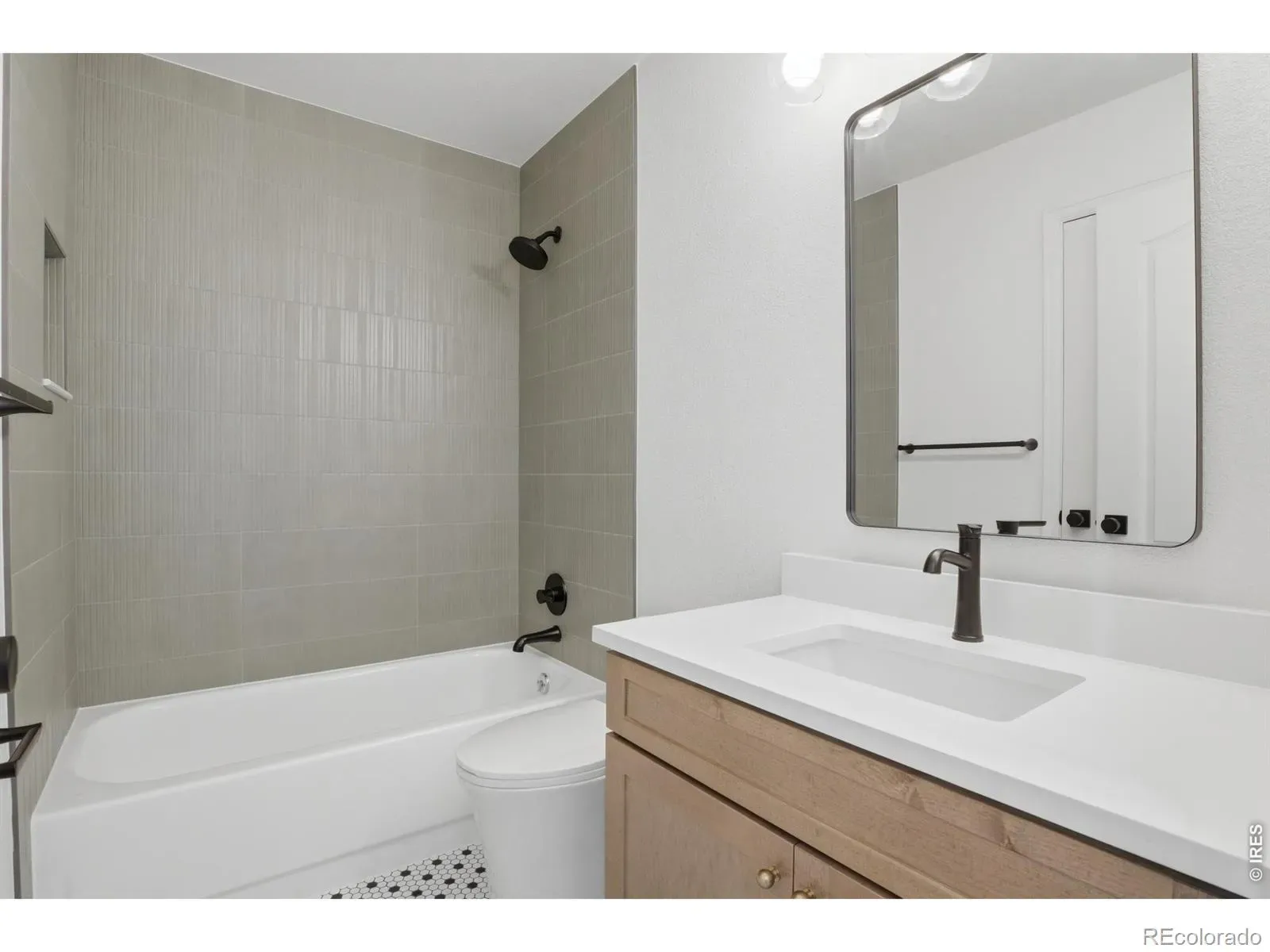 03242026003815 1600 40