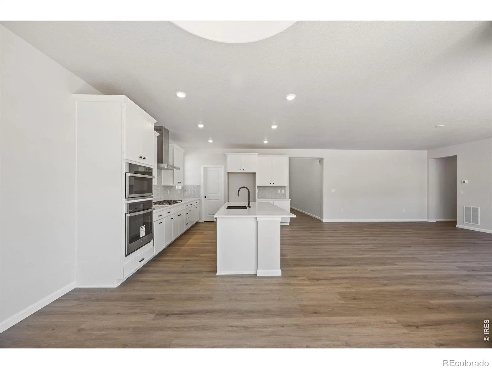 24376 E 35th Drive Aurora CO 80019 | MLS #RECIR1054406 09232026055709 1600 12