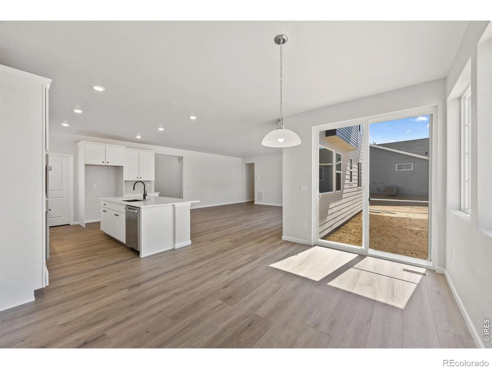 24376 E 35th Drive Aurora CO 80019 | MLS #RECIR1054406 09232026055709 1600 18