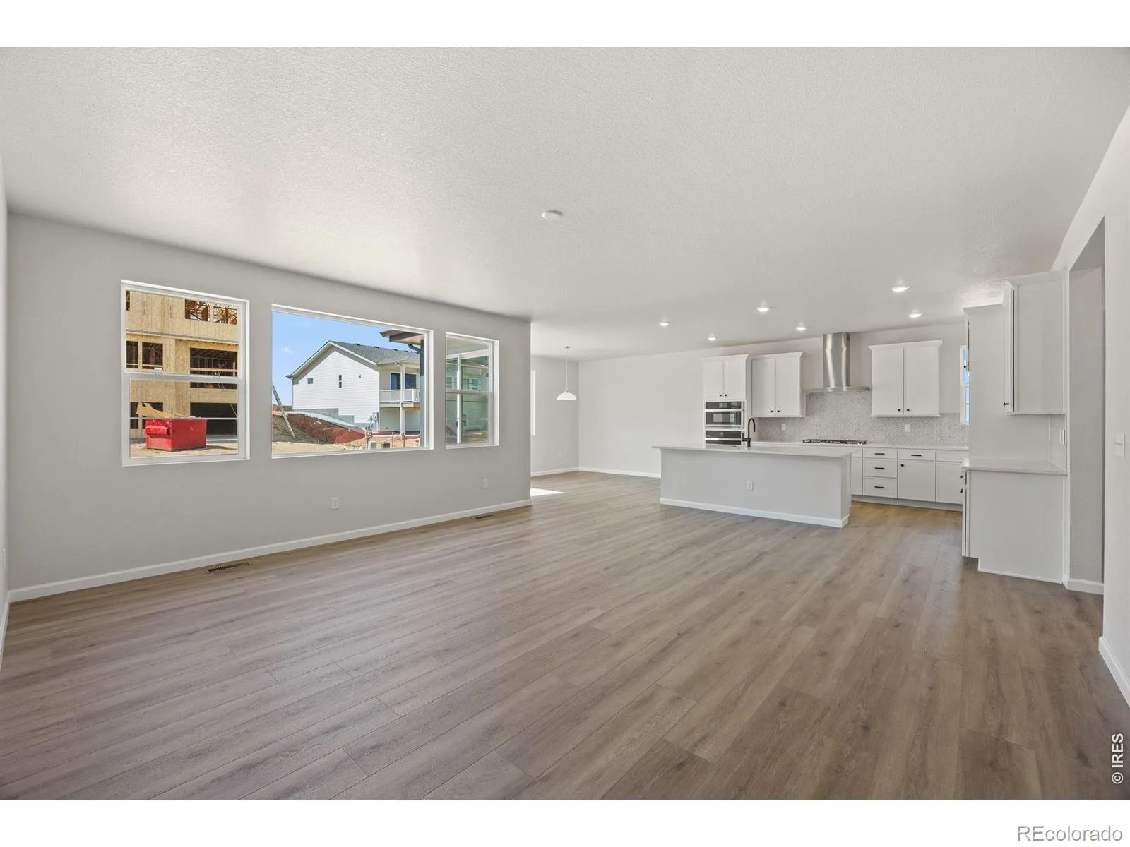 24376 E 35th Drive Aurora CO 80019 | MLS #RECIR1054406 09232026055709 1600 19