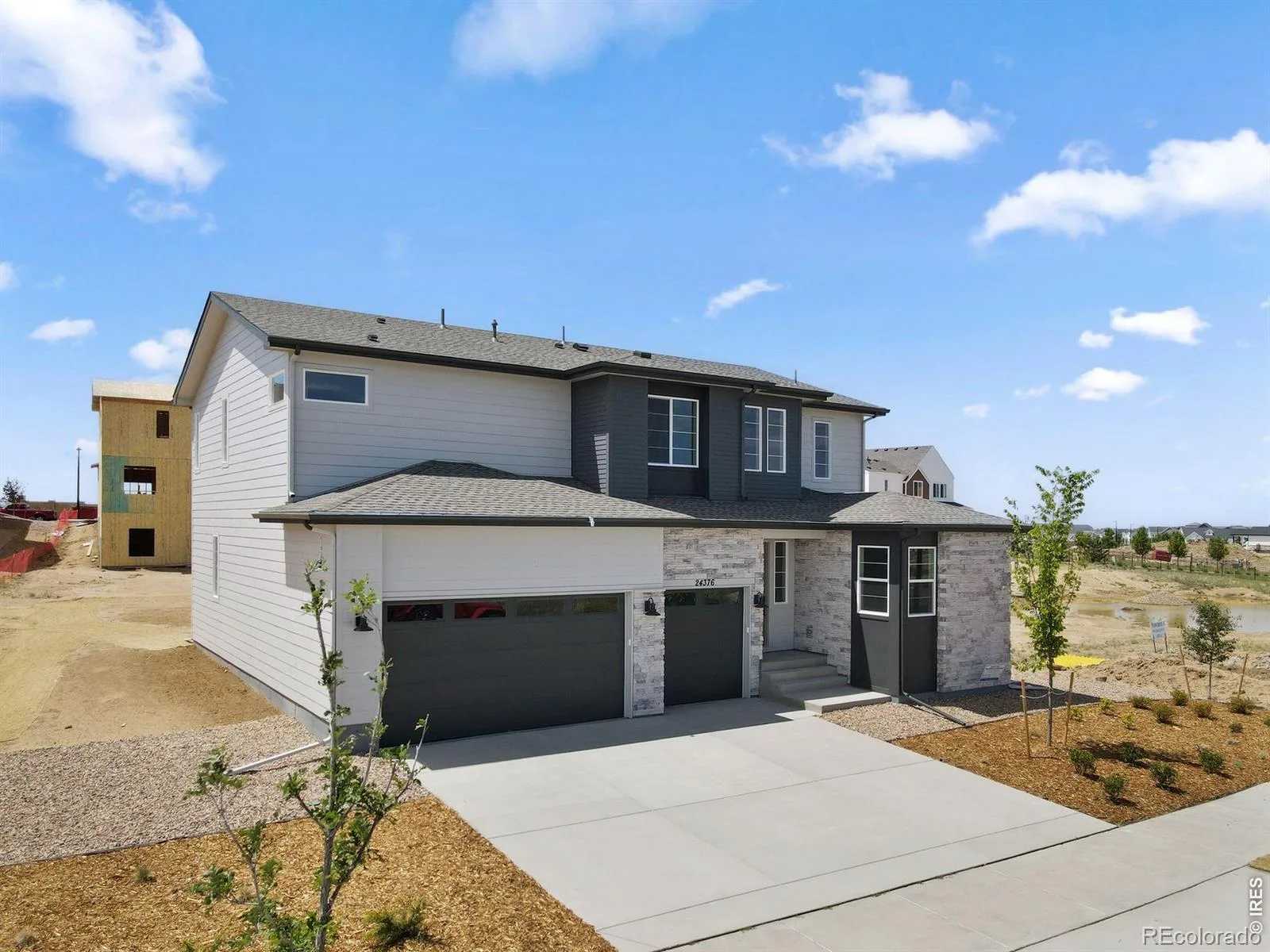 24376 E 35th Drive Aurora CO 80019 | MLS #RECIR1054406 09232026055709 1600 2