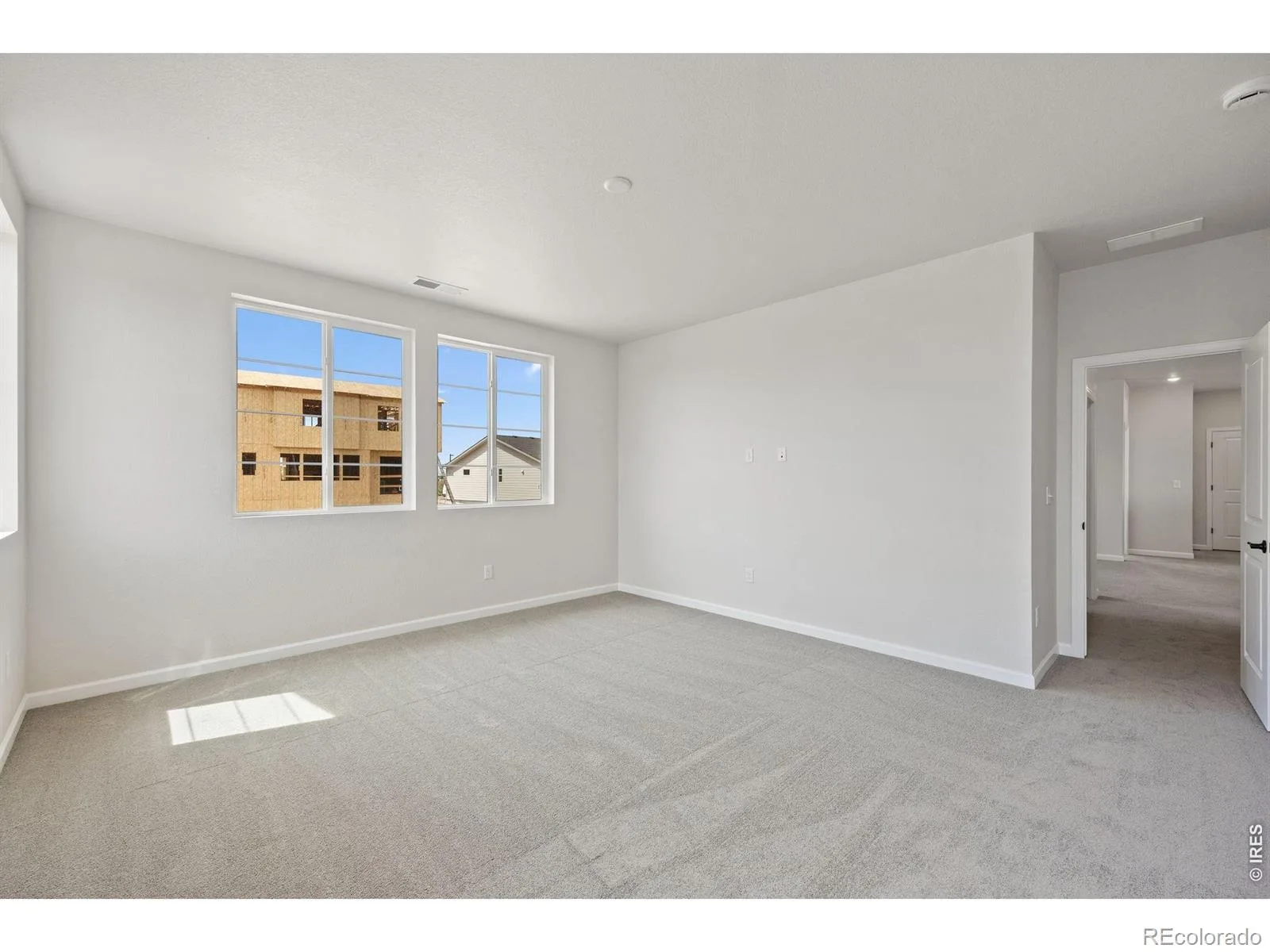 24376 E 35th Drive Aurora CO 80019 | MLS #RECIR1054406 09232026055709 1600 32