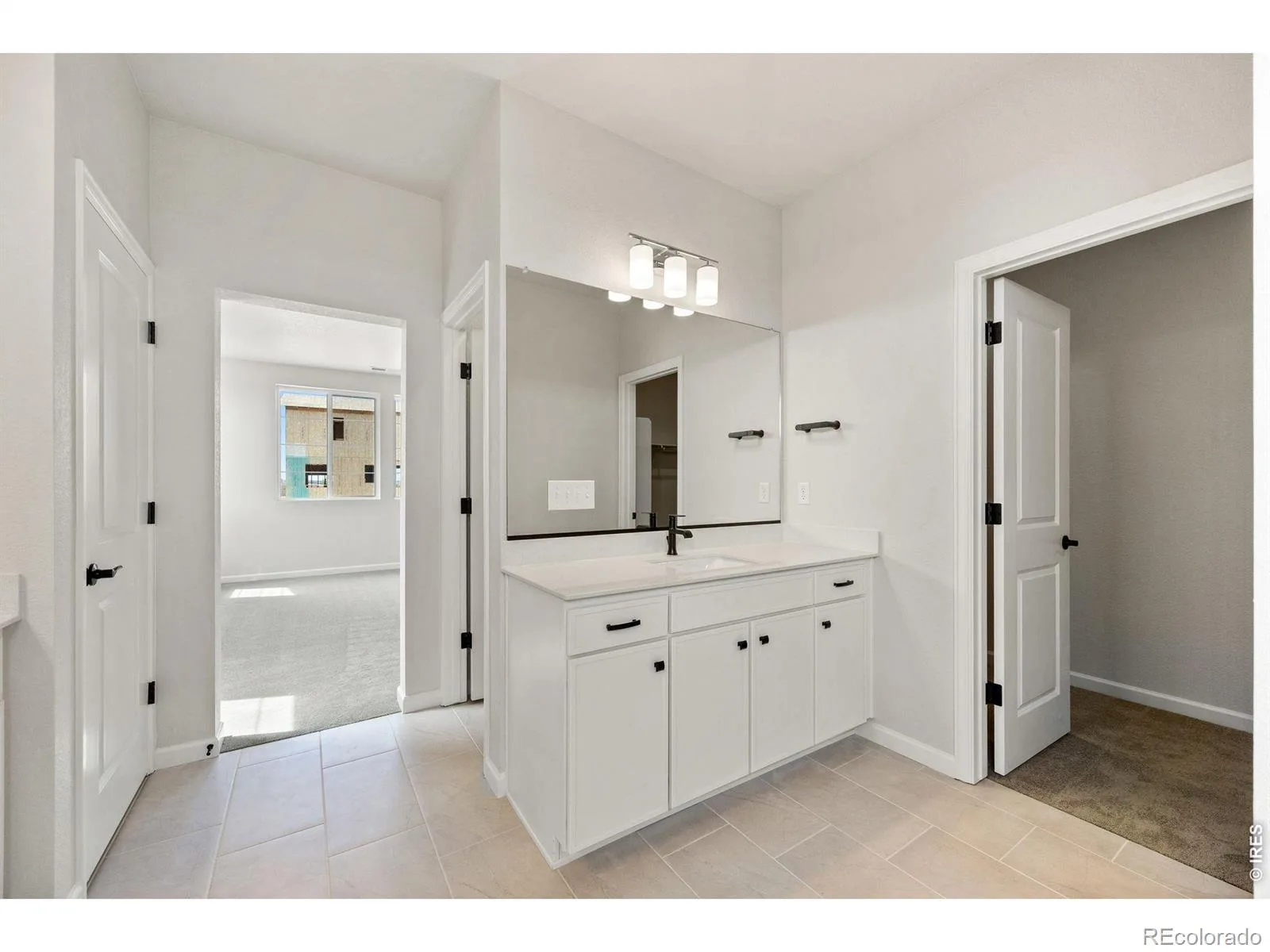 24376 E 35th Drive Aurora CO 80019 | MLS #RECIR1054406 09232026055709 1600 35