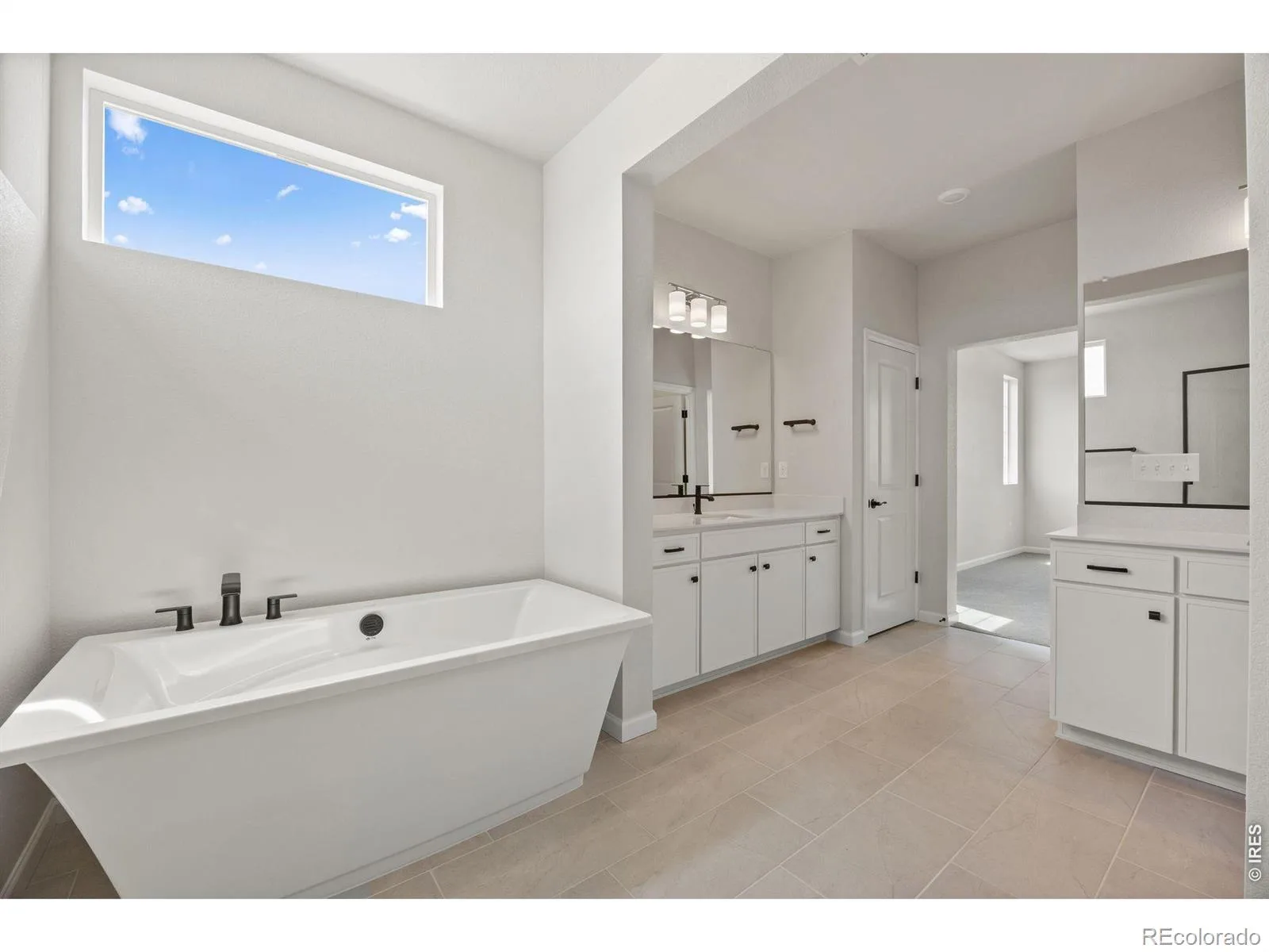 24376 E 35th Drive Aurora CO 80019 | MLS #RECIR1054406 09232026055709 1600 36