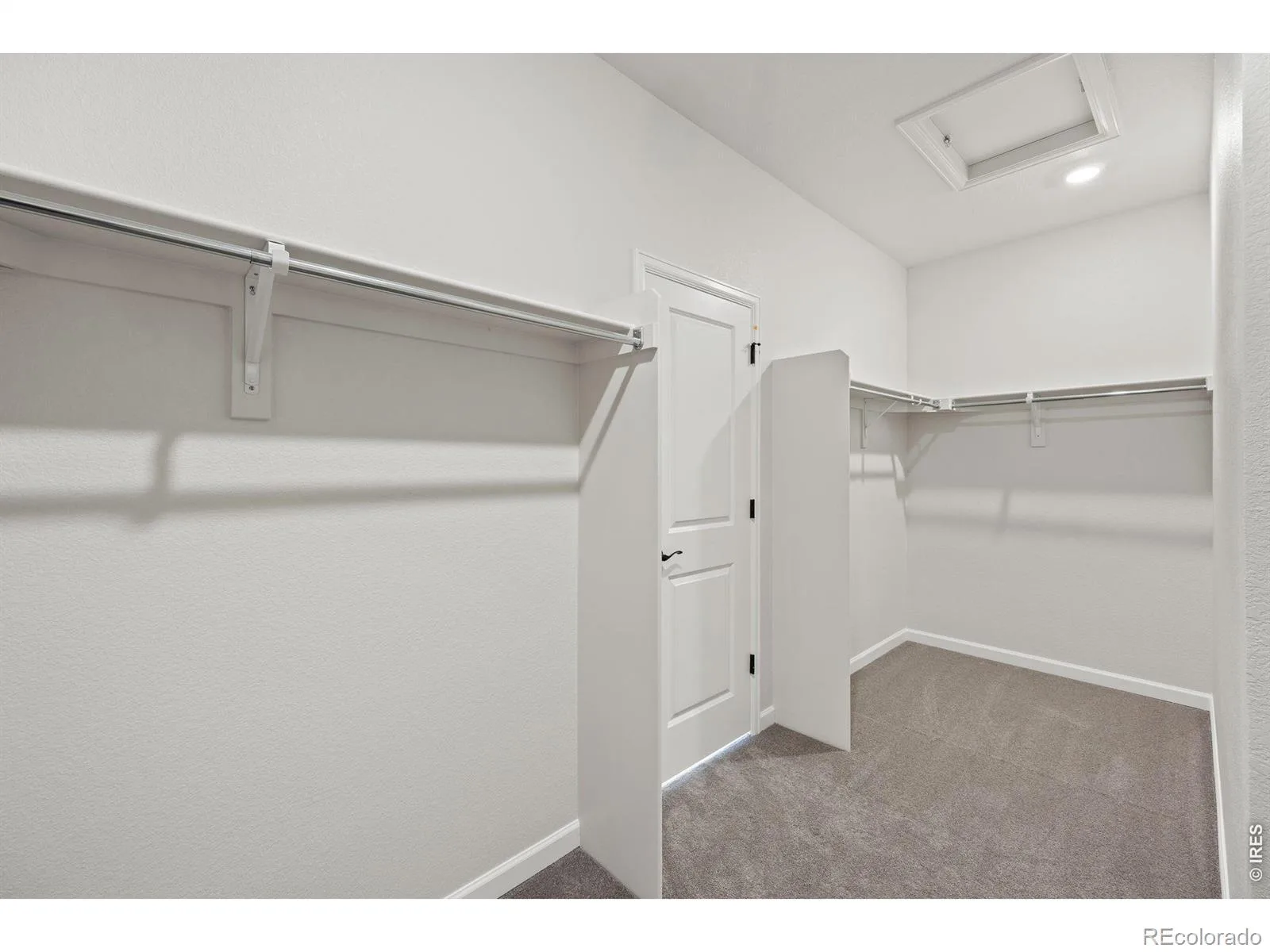 24376 E 35th Drive Aurora CO 80019 | MLS #RECIR1054406 09232026055709 1600 38