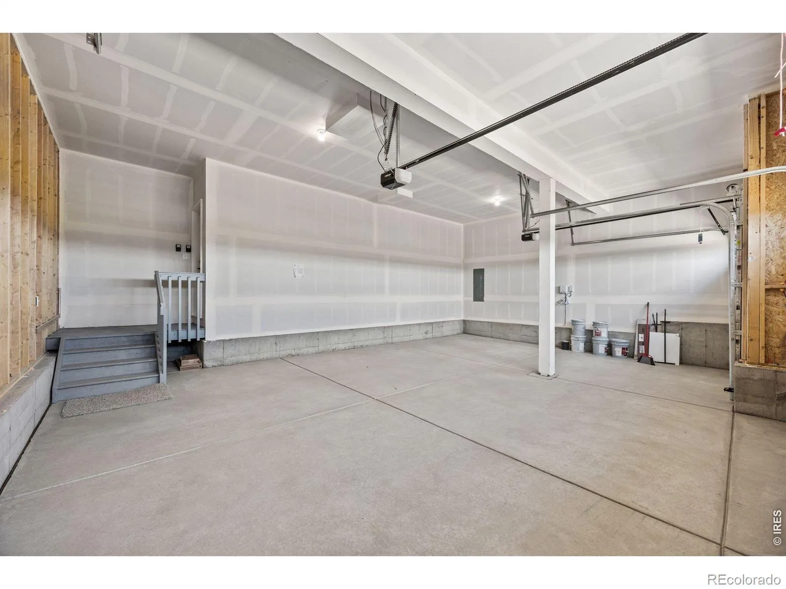 24376 E 35th Drive Aurora CO 80019 | MLS #RECIR1054406 09232026055709 1600 40