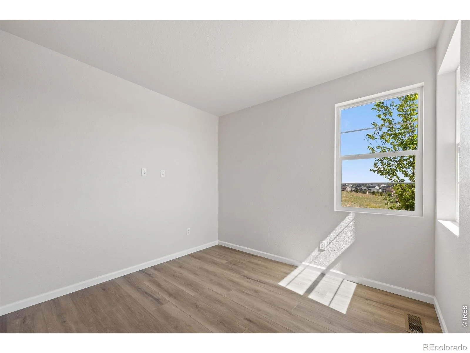 24376 E 35th Drive Aurora CO 80019 | MLS #RECIR1054406 09232026055709 1600 7