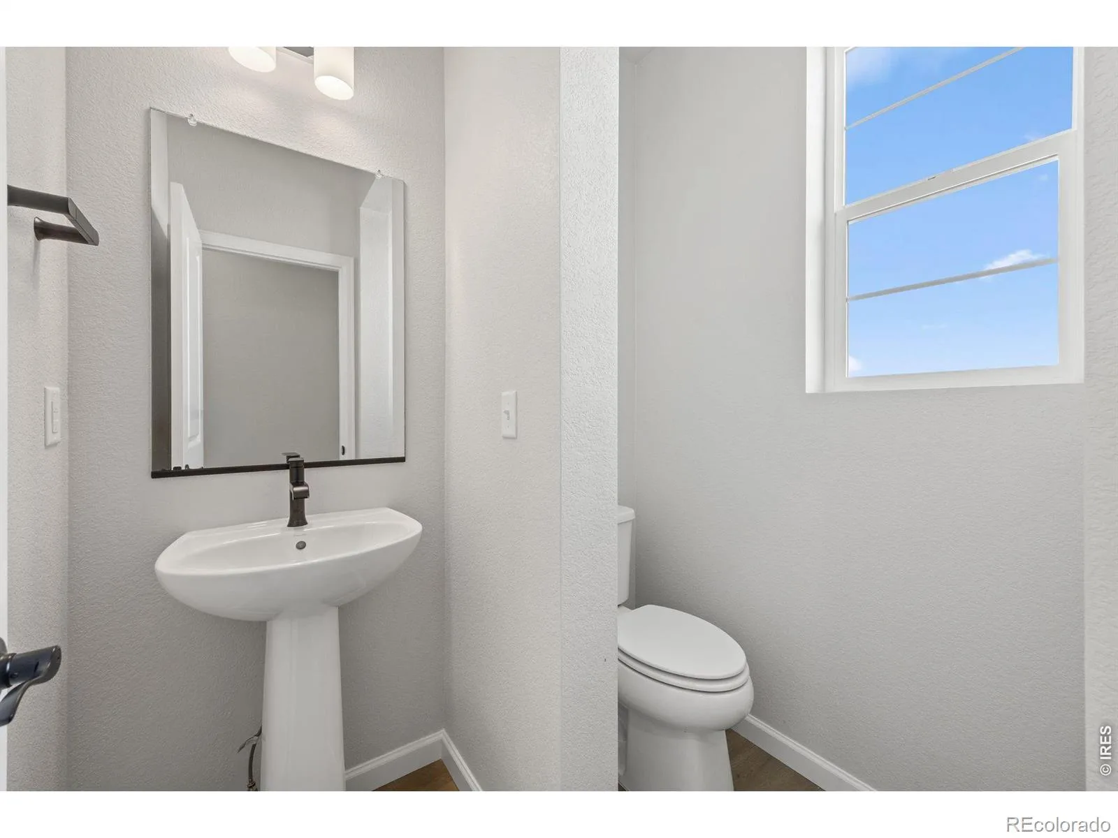 24376 E 35th Drive Aurora CO 80019 | MLS #RECIR1054406 09232026055709 1600 8