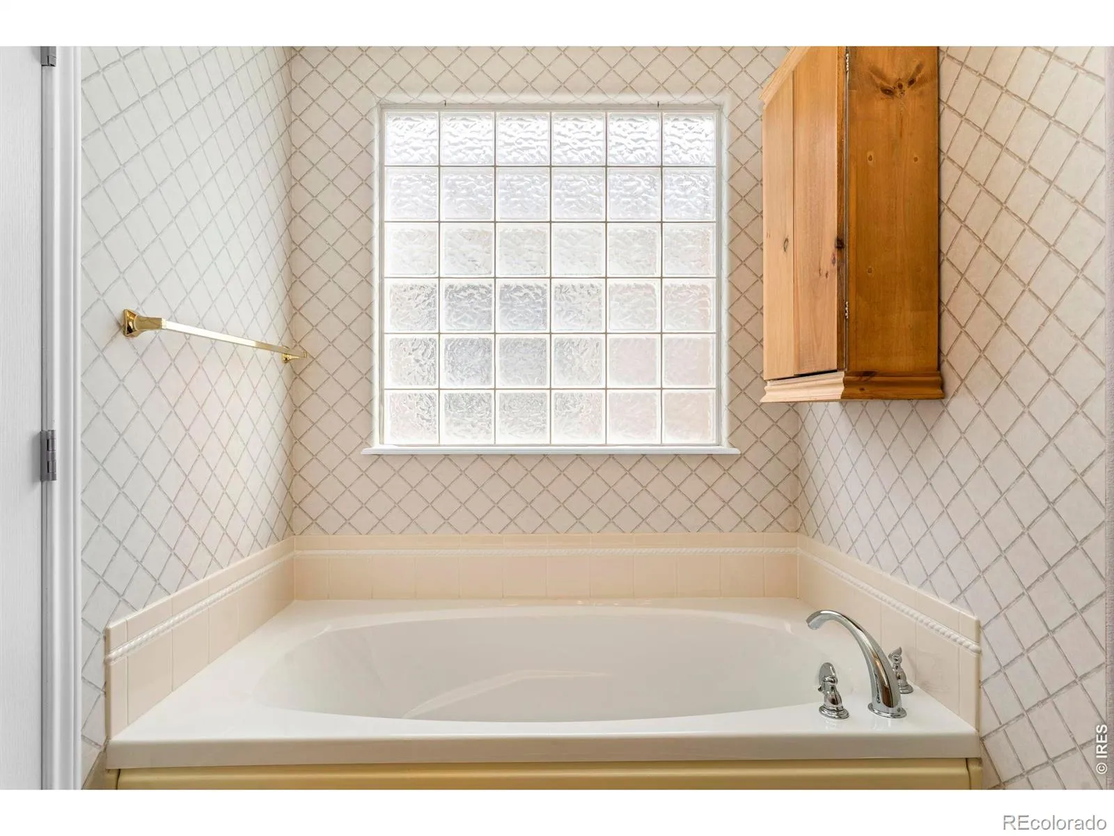 04042026182446 1600 17