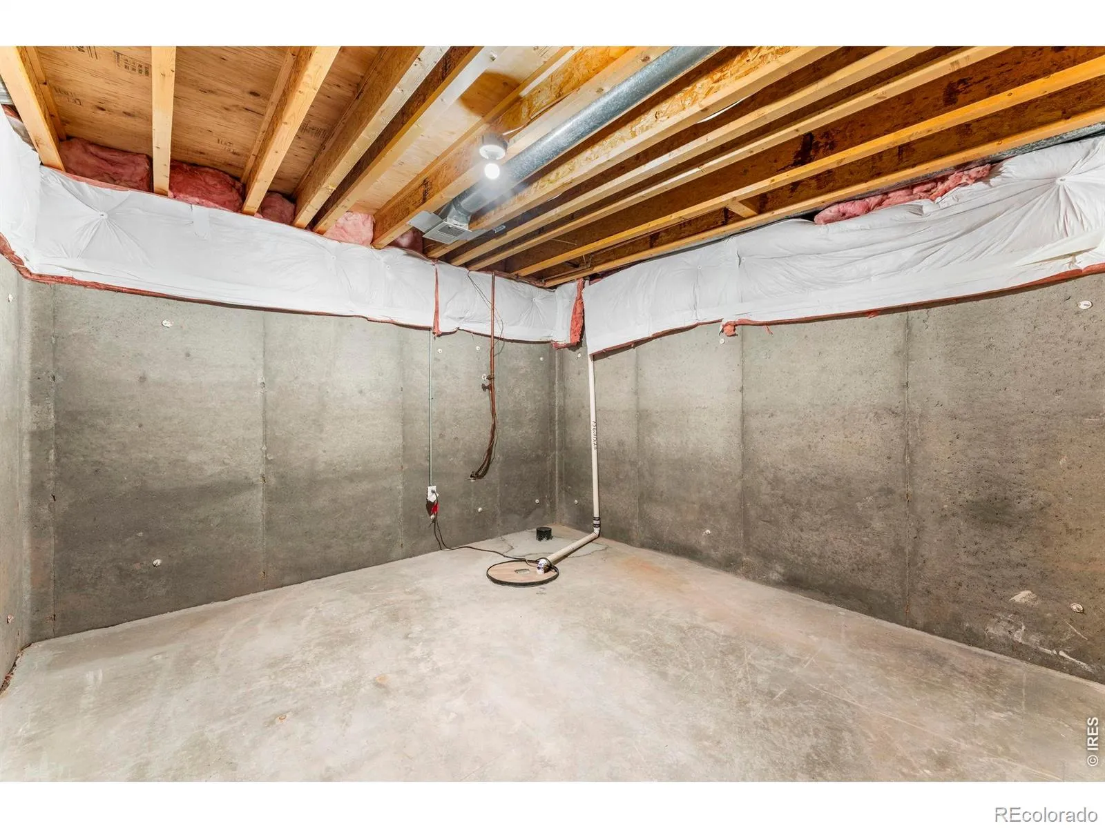 04042026182446 1600 25