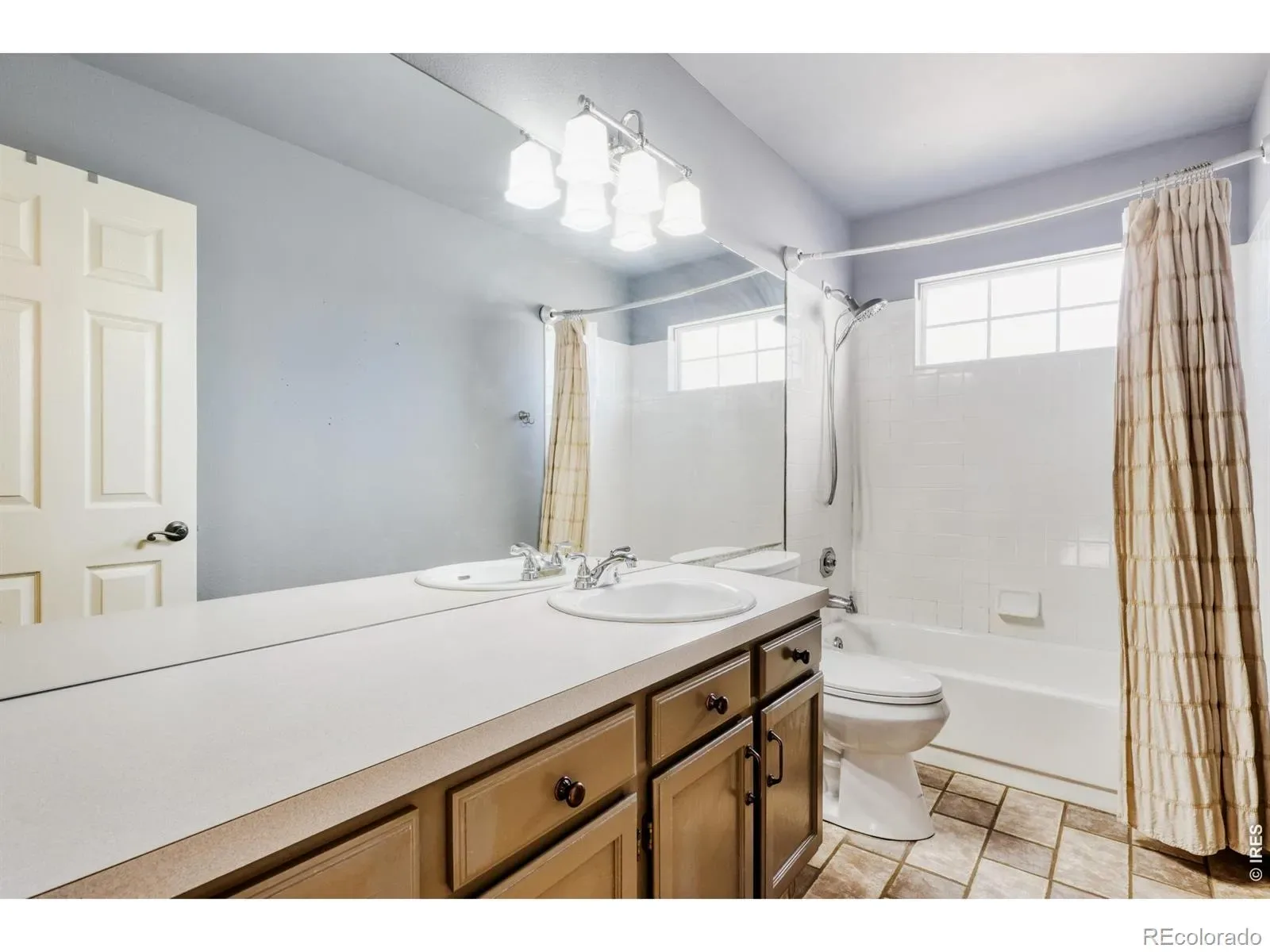 16623 E Powers Place Centennial CO 80015 MLS #RECIR1054616 03262026163856 1600 27