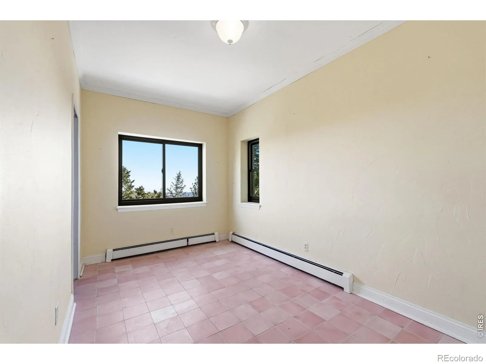 33090 Janelle Circle Golden CO 80403 MLS #RECIR1054736 05102026023426 1600 24