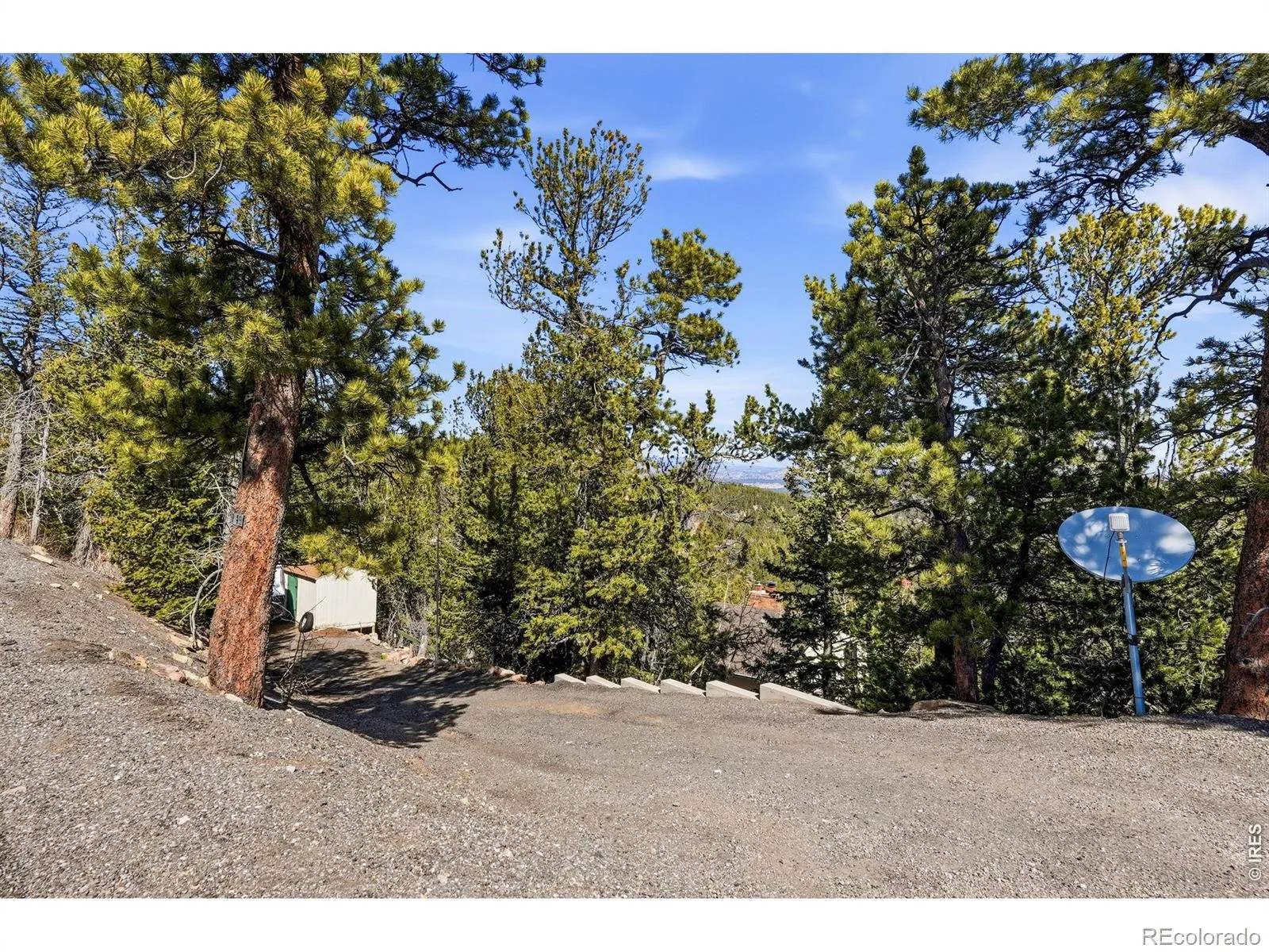 33090 Janelle Circle Golden CO 80403 MLS #RECIR1054736 05102026023426 1600 25