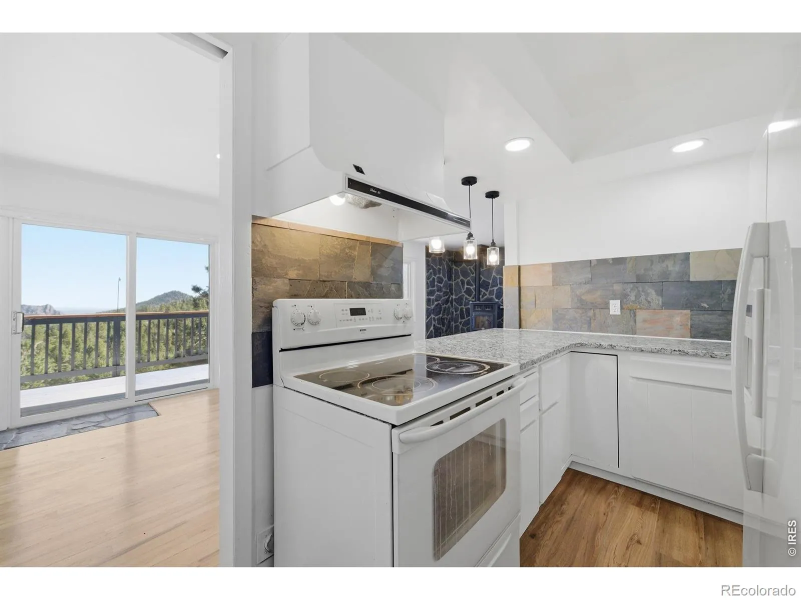 910 Chute Road Golden CO 80403 | MLS #RECIR1054746 04082026060144 1600 15