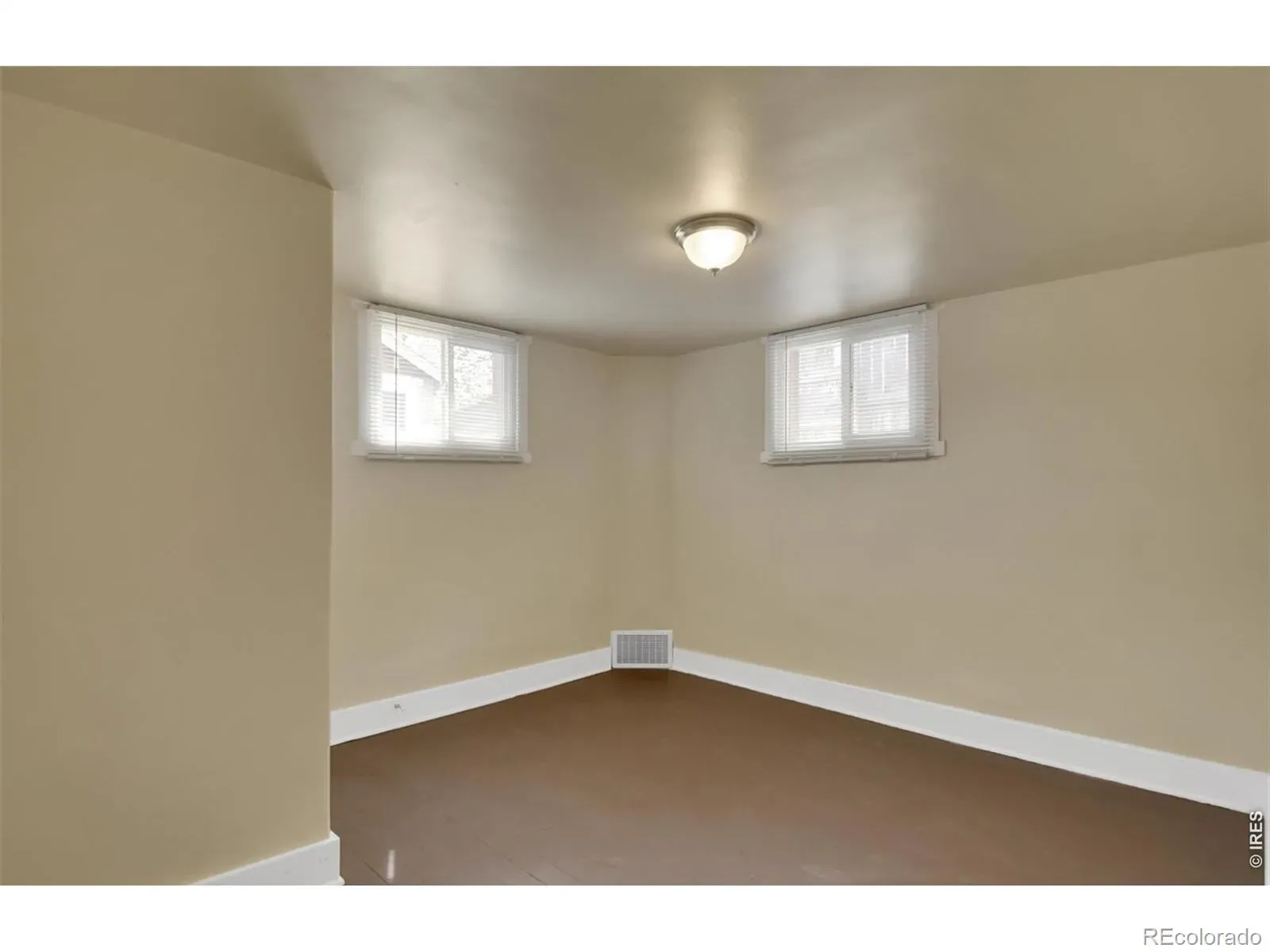 03272026042455 1600 33