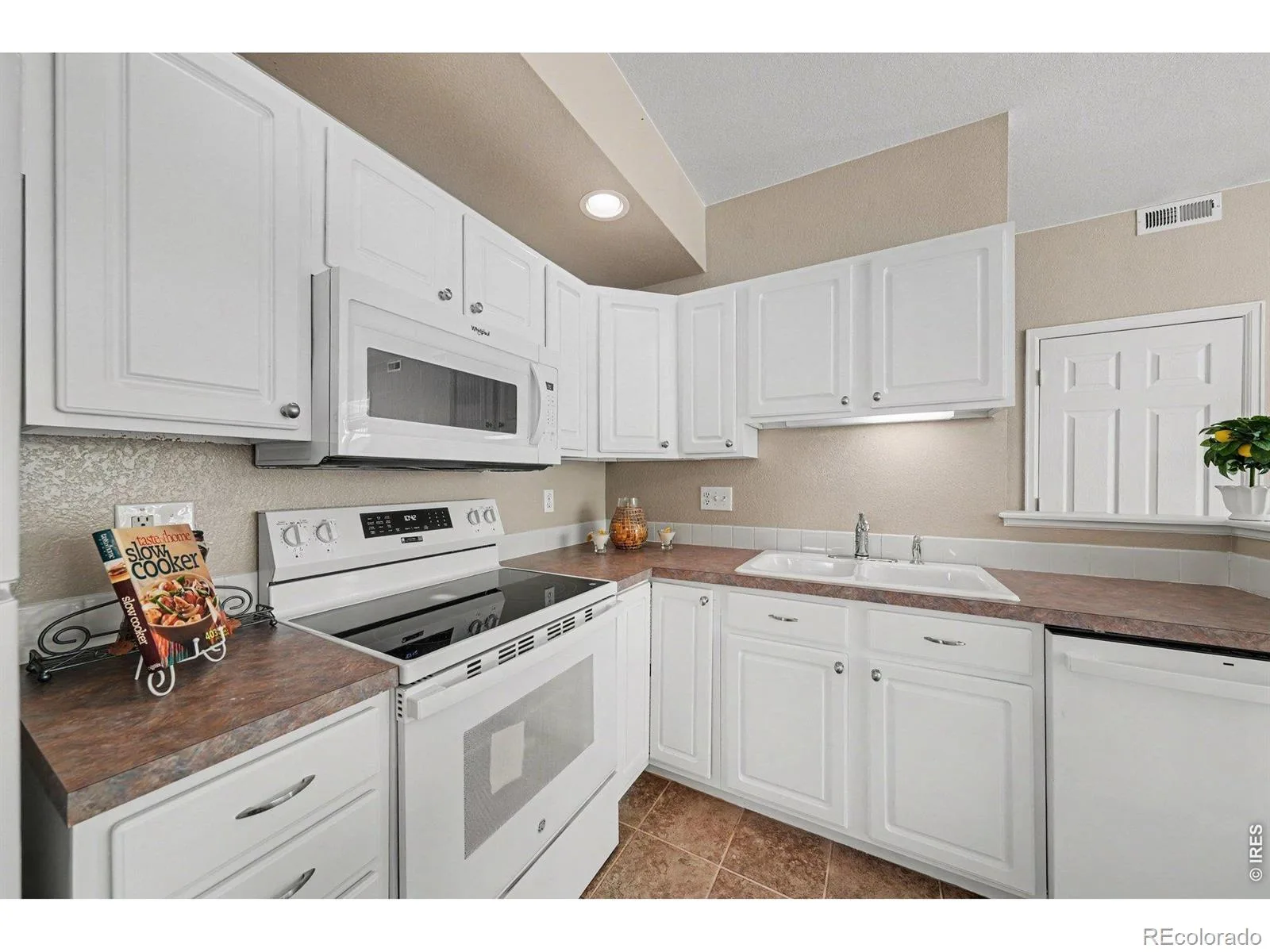 640 Gooseberry Drive #806 Longmont CO 80503 | MLS #RECIR1054918 06182026235336 1600 10