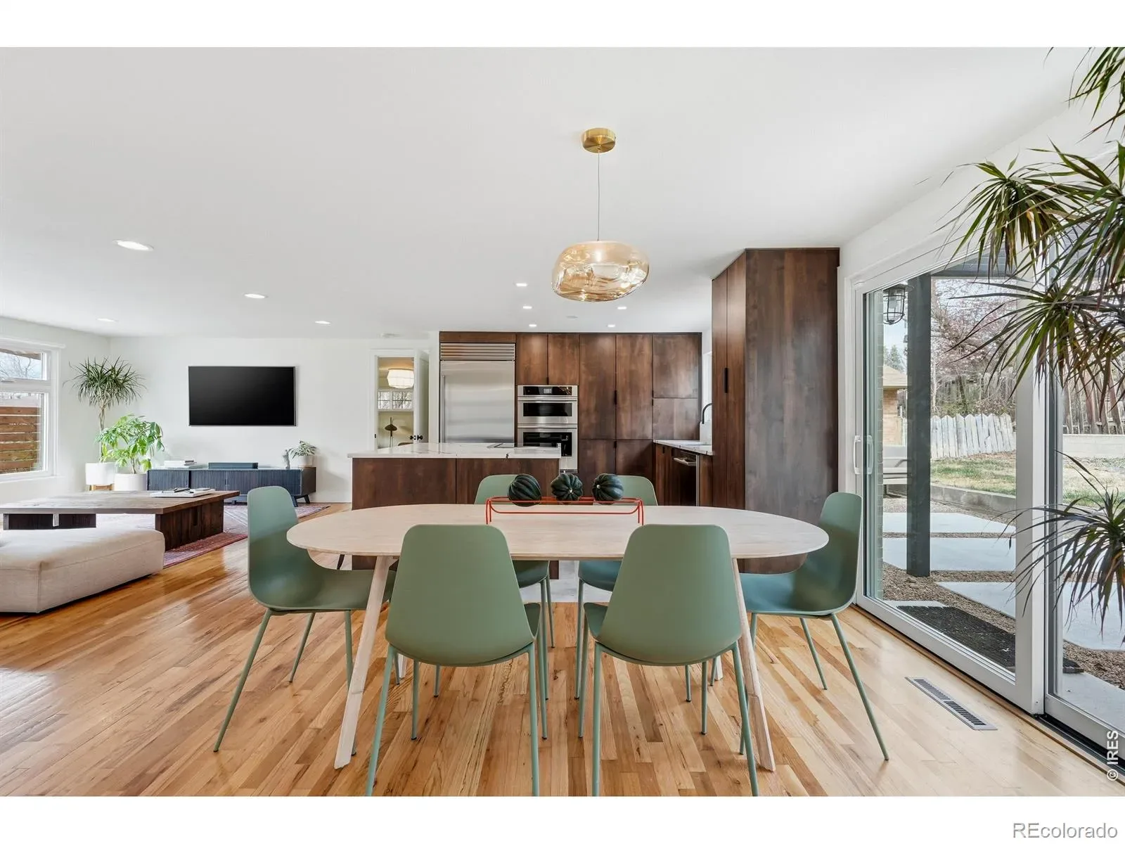 03292026002317 1600 12