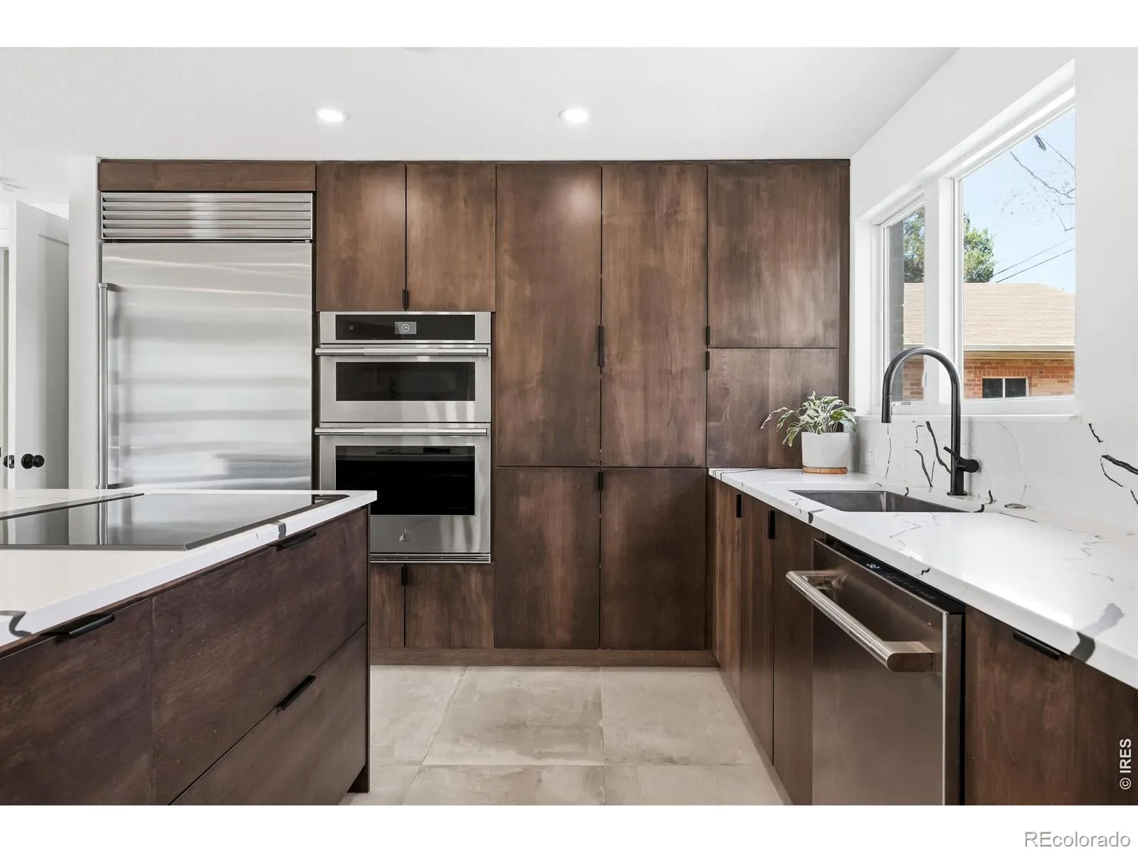 03292026002317 1600 16