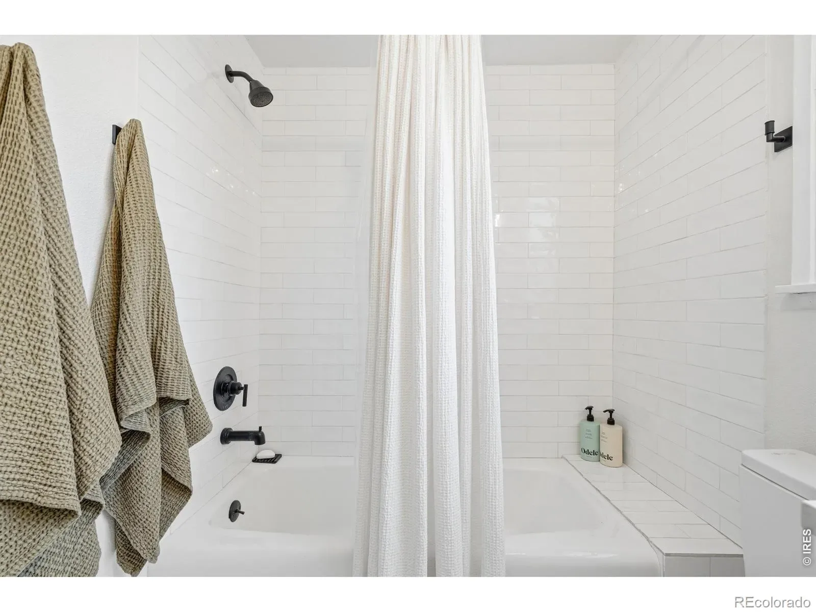 03292026002317 1600 25