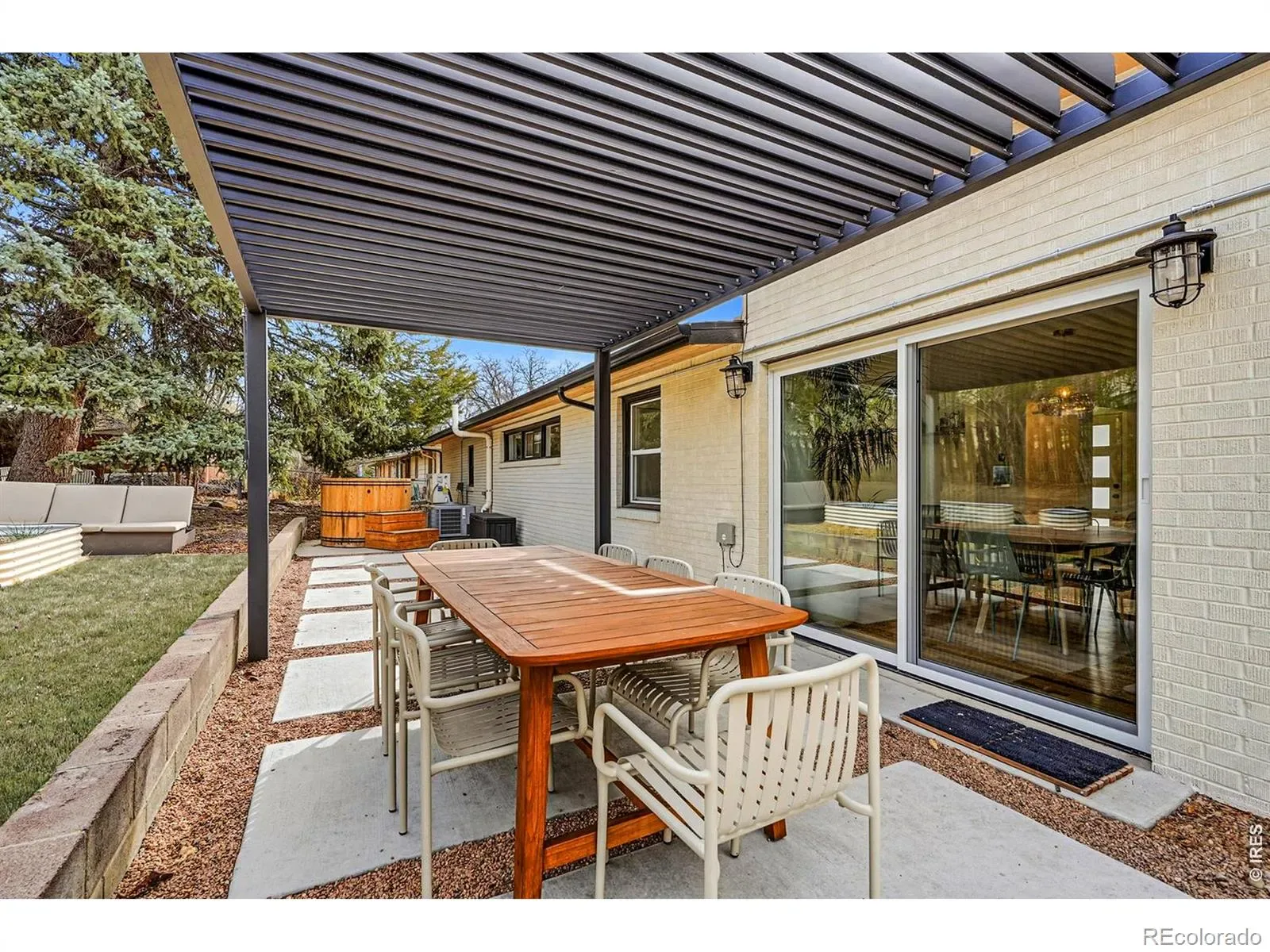 03292026002317 1600 33