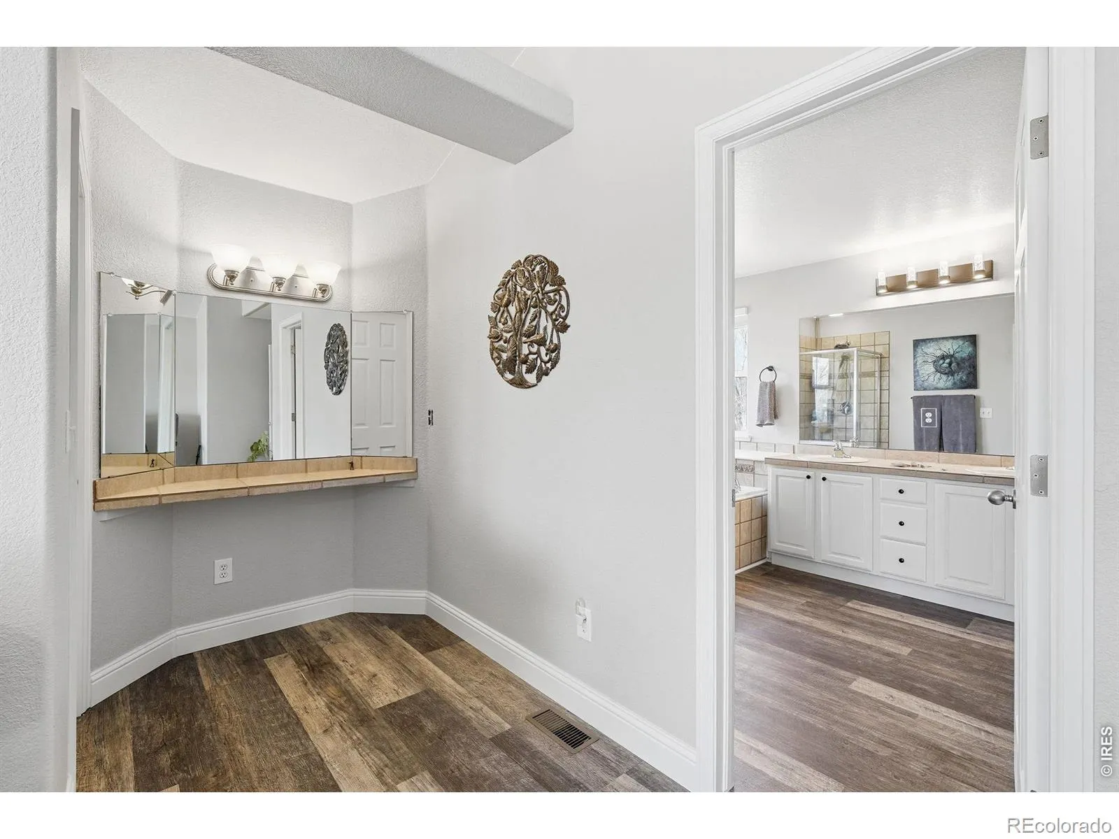 5204 Clover Basin Drive Longmont CO 80503 MLS #RECIR1054977 04302026010608 1600 18