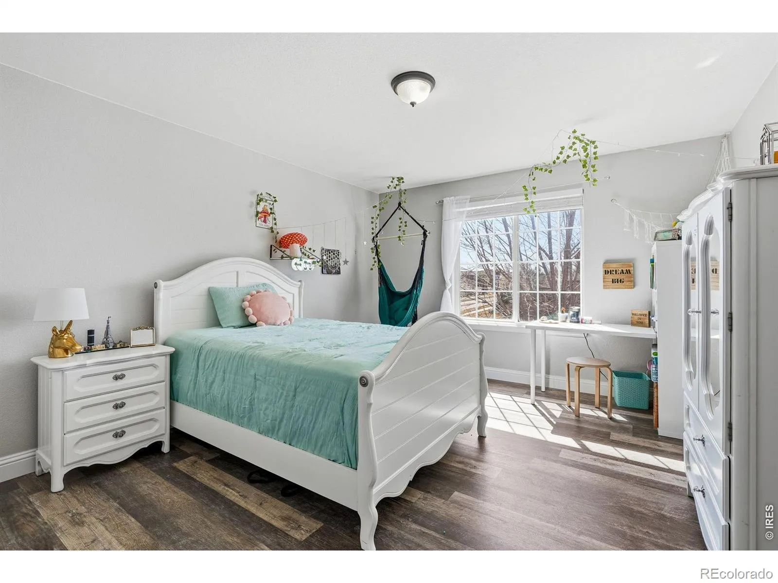 5204 Clover Basin Drive Longmont CO 80503 MLS #RECIR1054977 04302026010608 1600 21