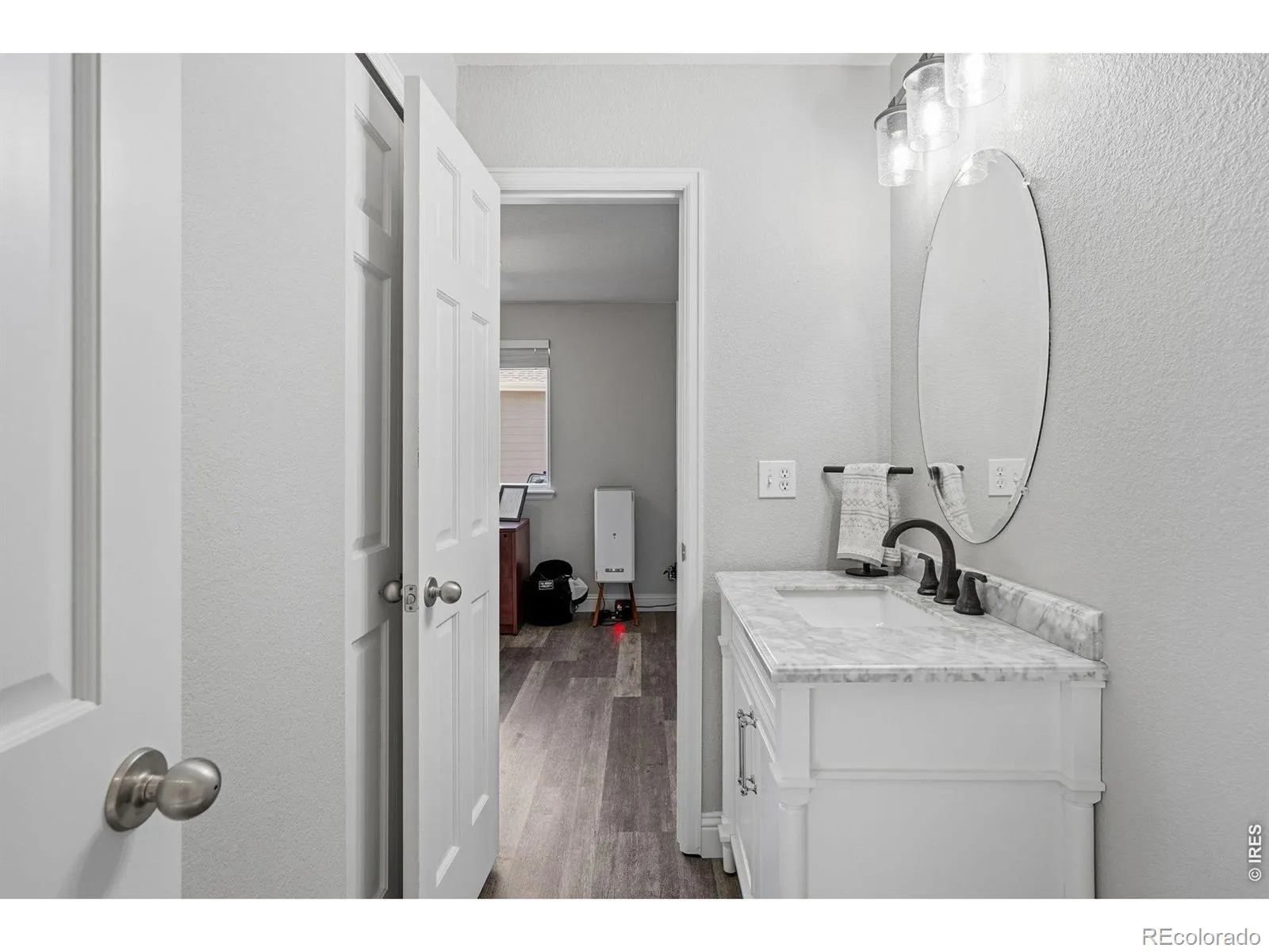 5204 Clover Basin Drive Longmont CO 80503 MLS #RECIR1054977 04302026010608 1600 22