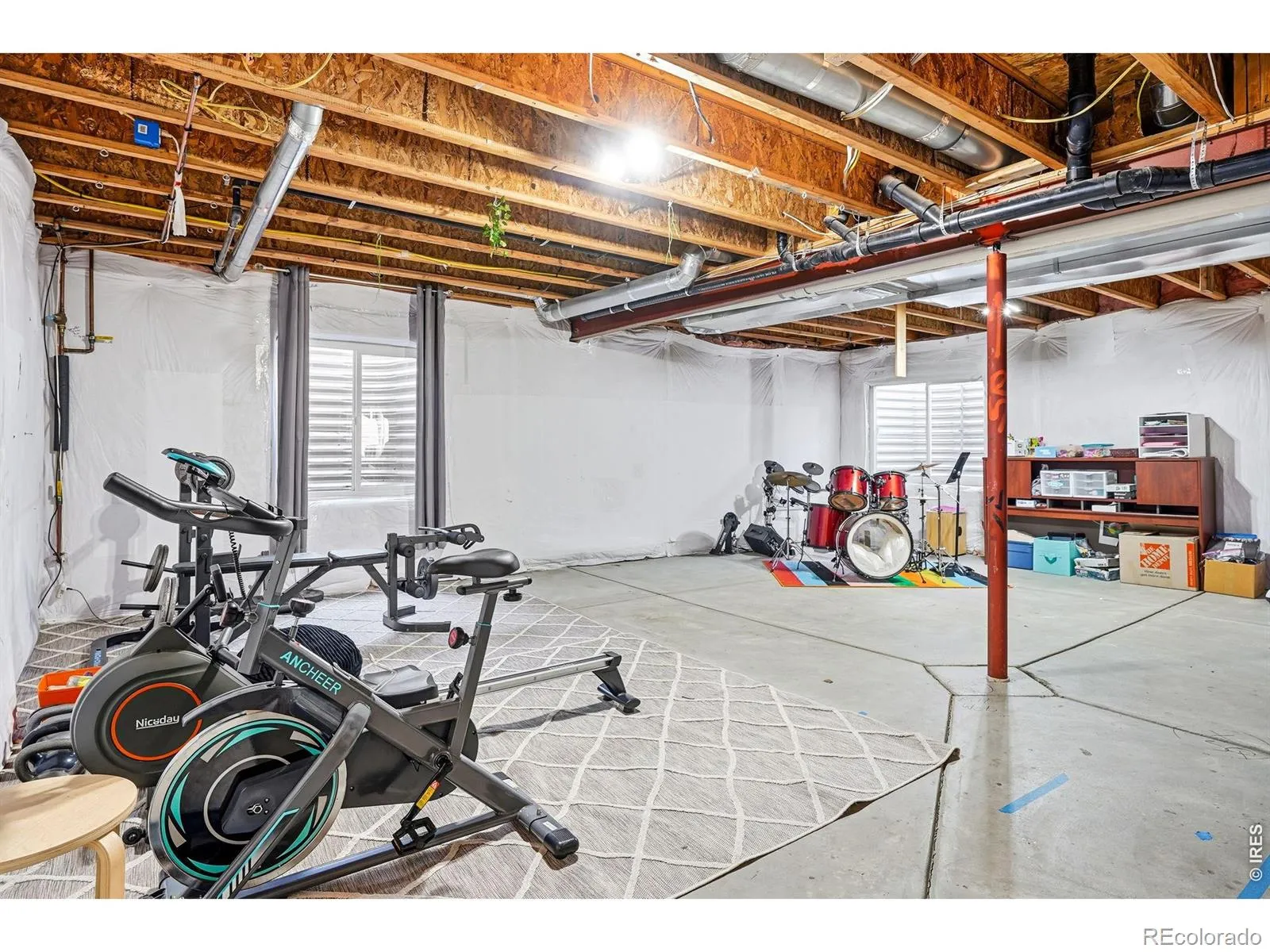 5204 Clover Basin Drive Longmont CO 80503 MLS #RECIR1054977 04302026010608 1600 24