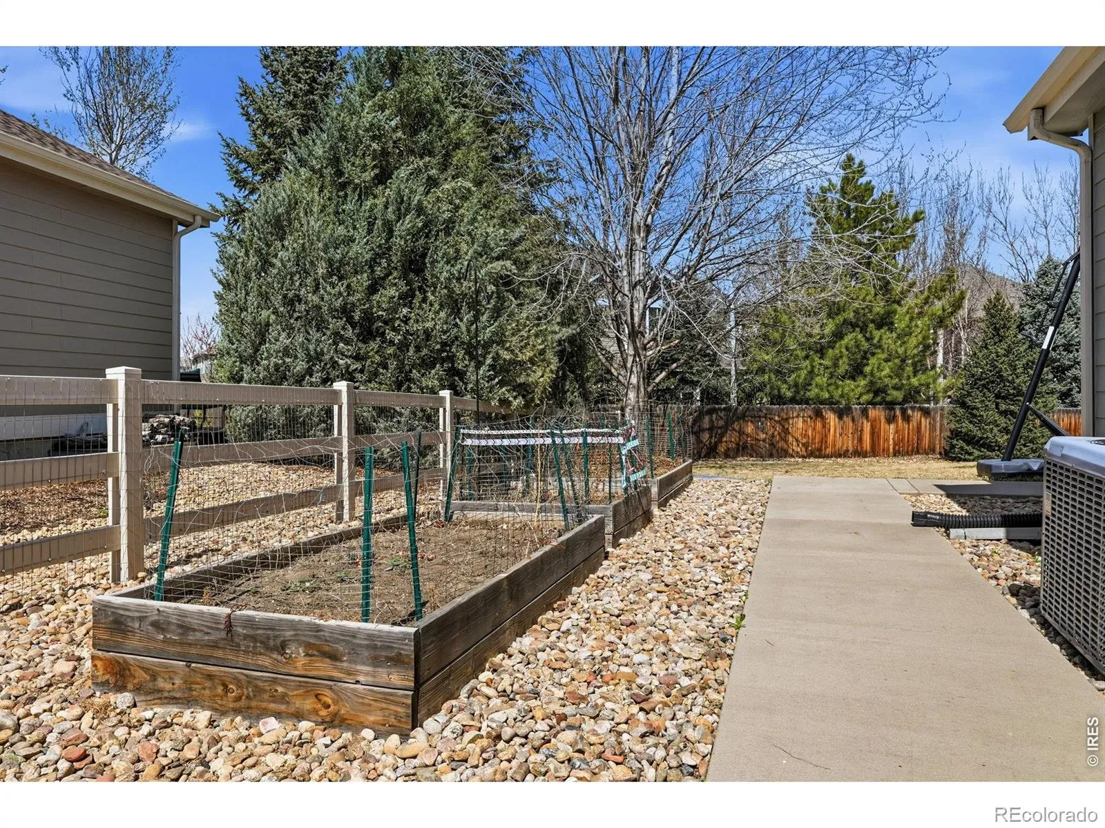 5204 Clover Basin Drive Longmont CO 80503 MLS #RECIR1054977 04302026010608 1600 31