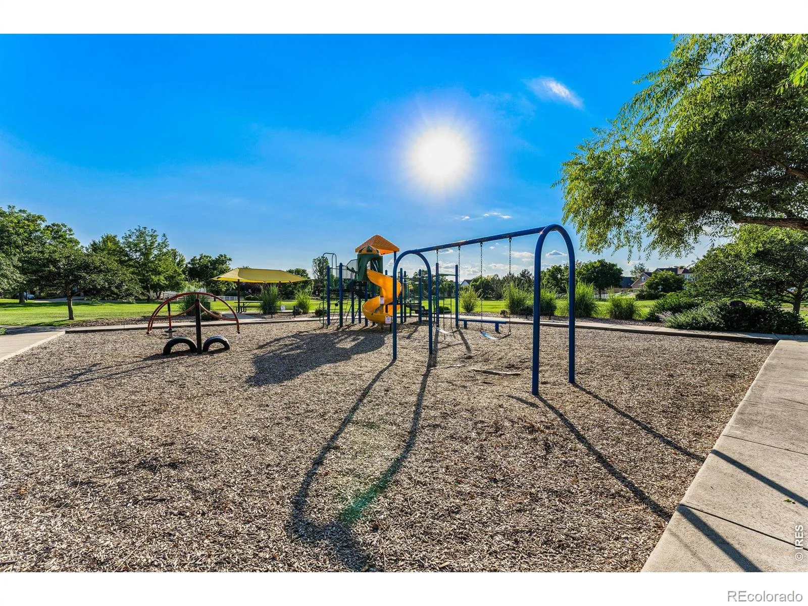 5204 Clover Basin Drive Longmont CO 80503 MLS #RECIR1054977 04302026010608 1600 35