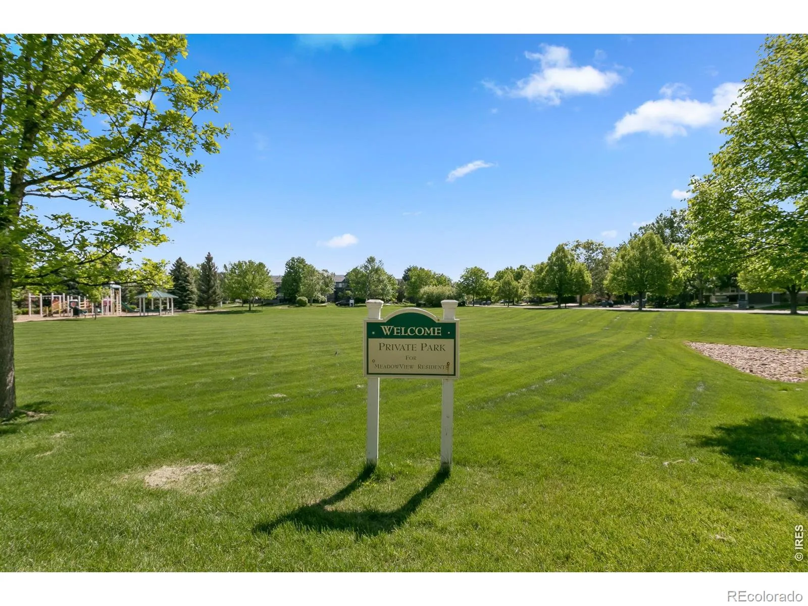 5204 Clover Basin Drive Longmont CO 80503 MLS #RECIR1054977 04302026010608 1600 40