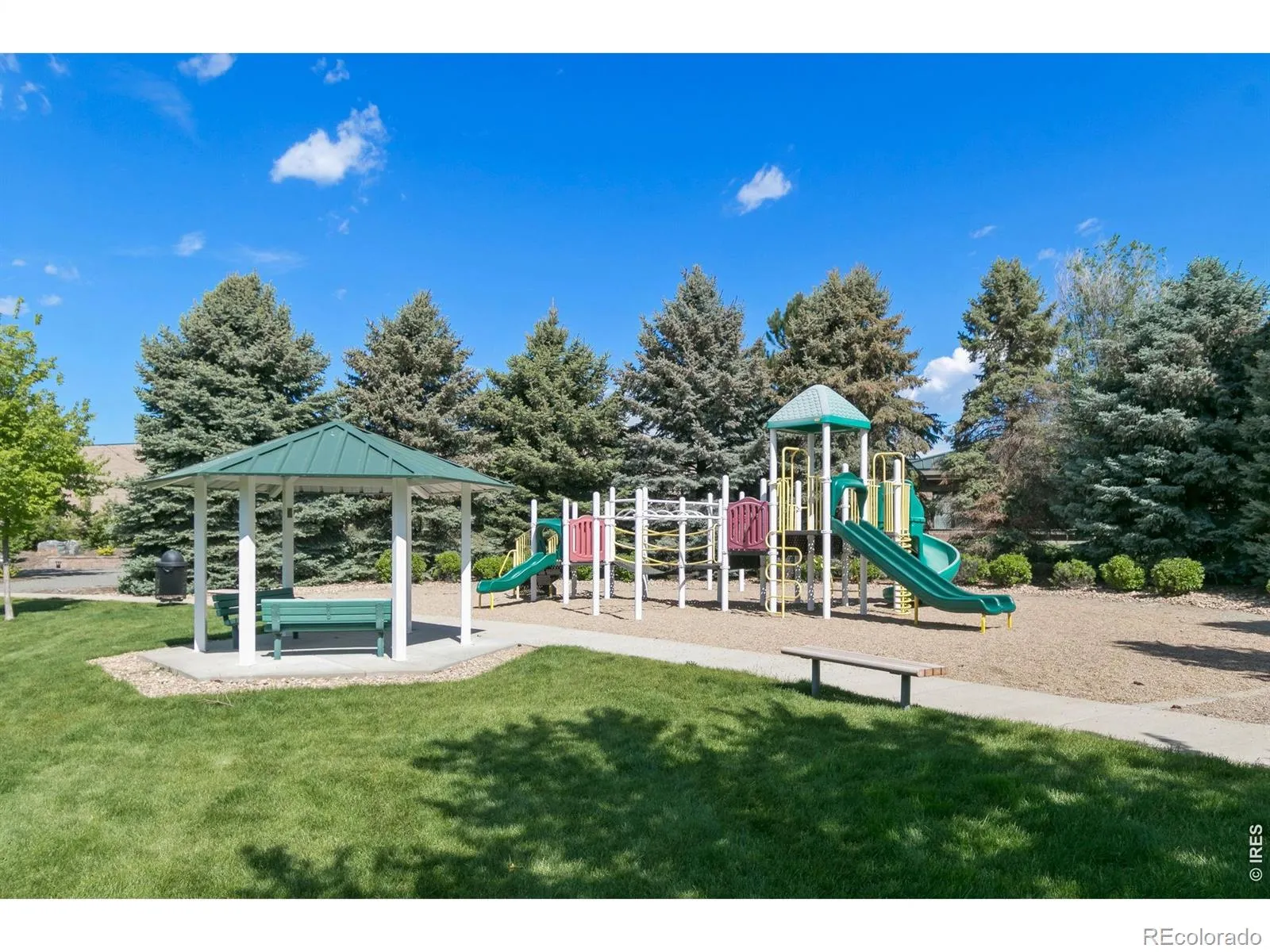 5204 Clover Basin Drive Longmont CO 80503 MLS #RECIR1054977 04302026010608 1600 41