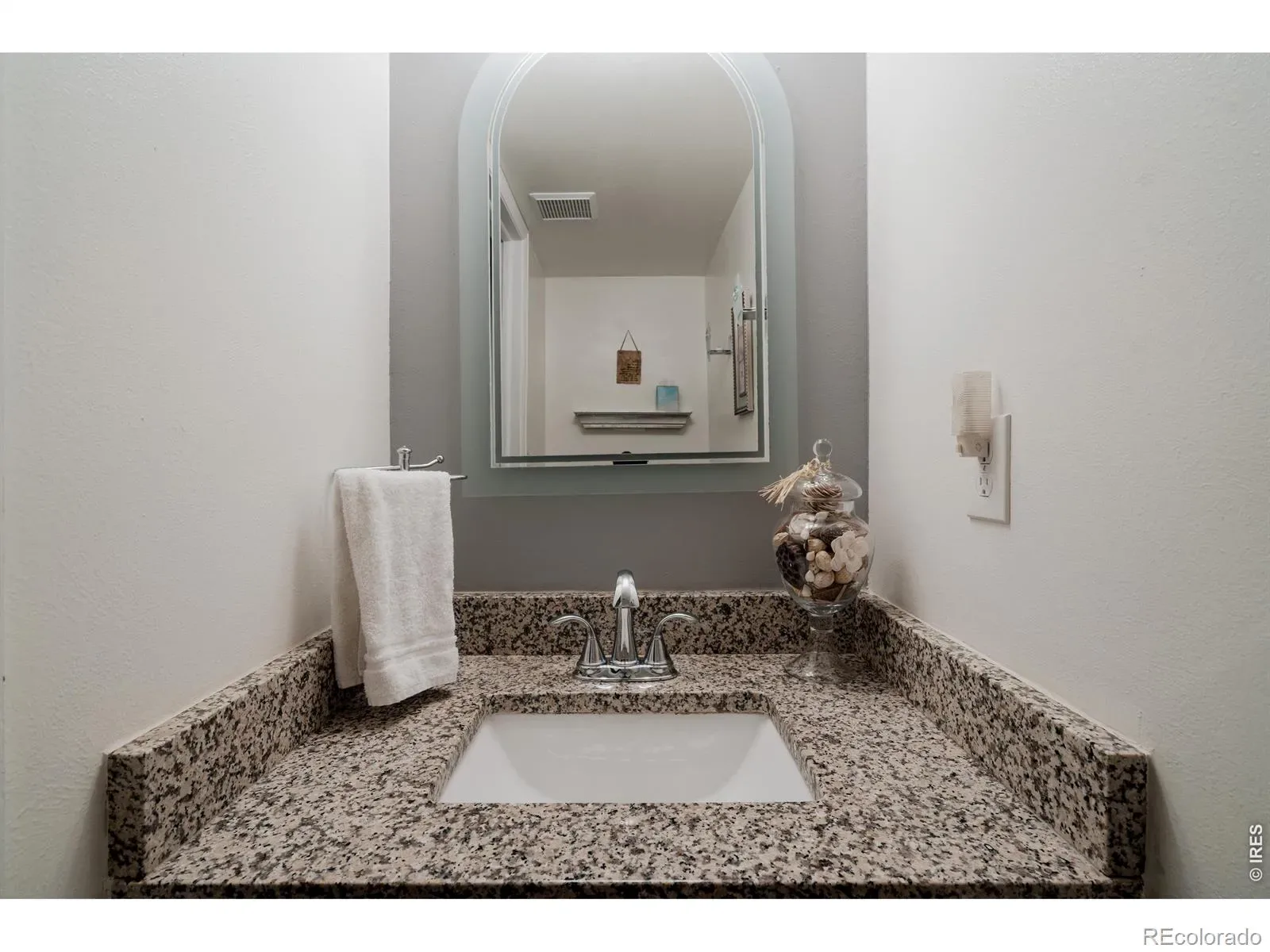 03282026004259 1600 16