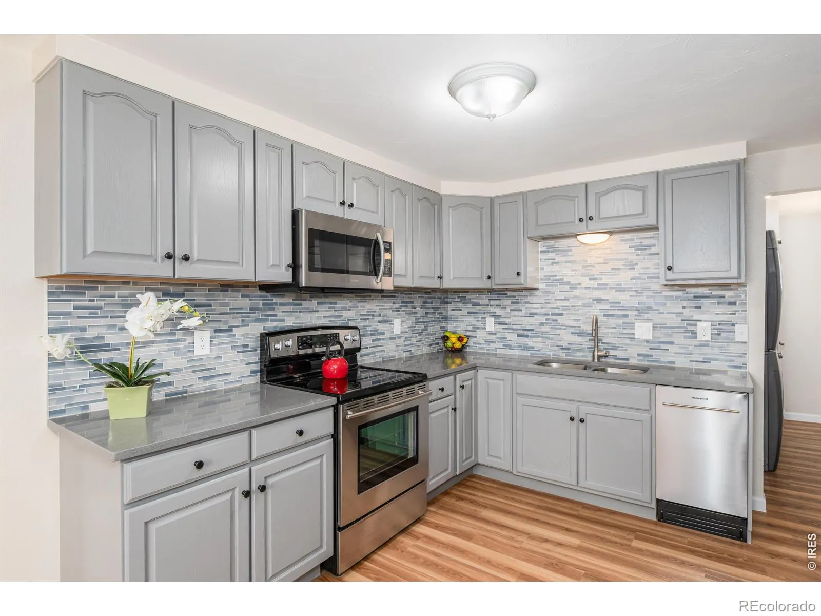 04042026005321 1600 12