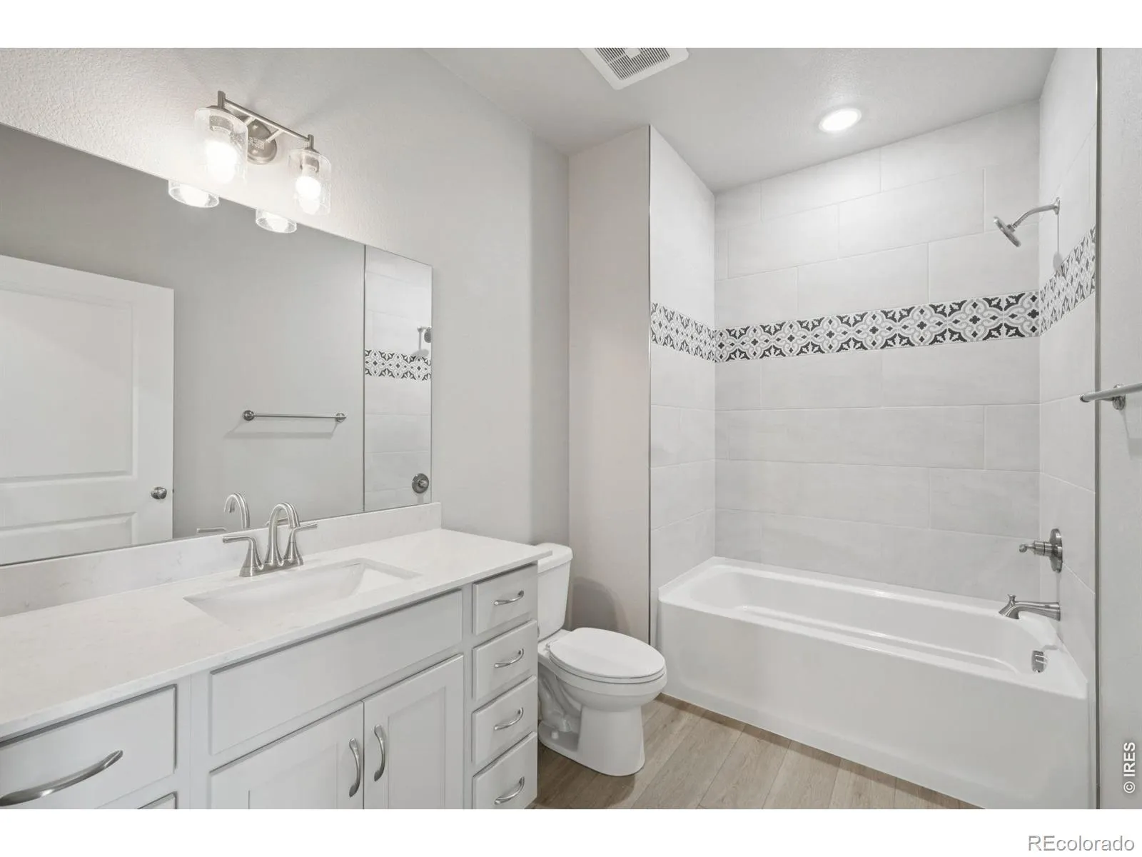 04102026153004 1600 21