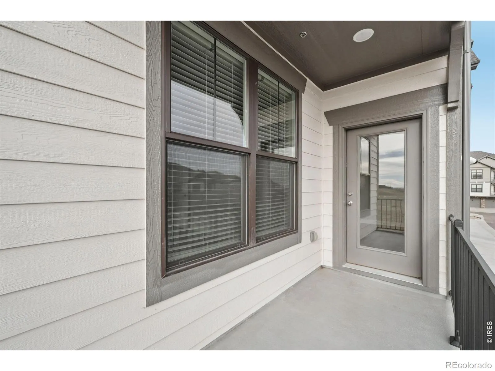 04102026153004 1600 24