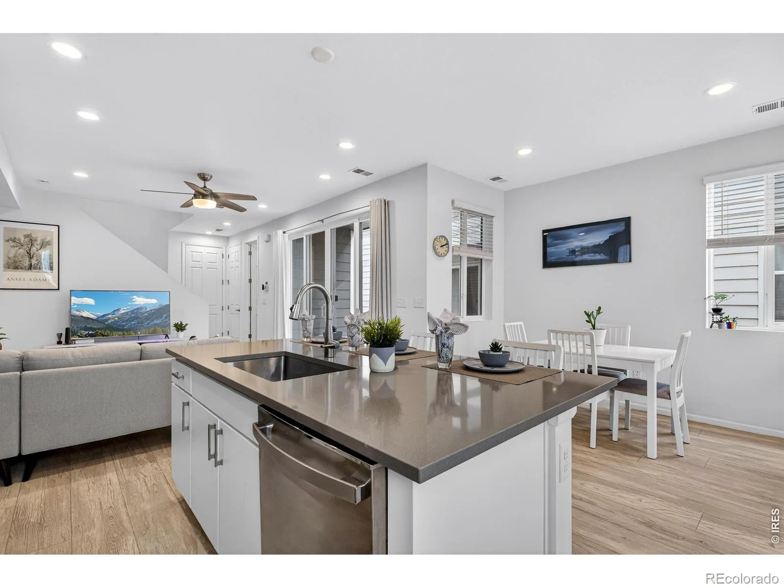 04012026185357 1600 17