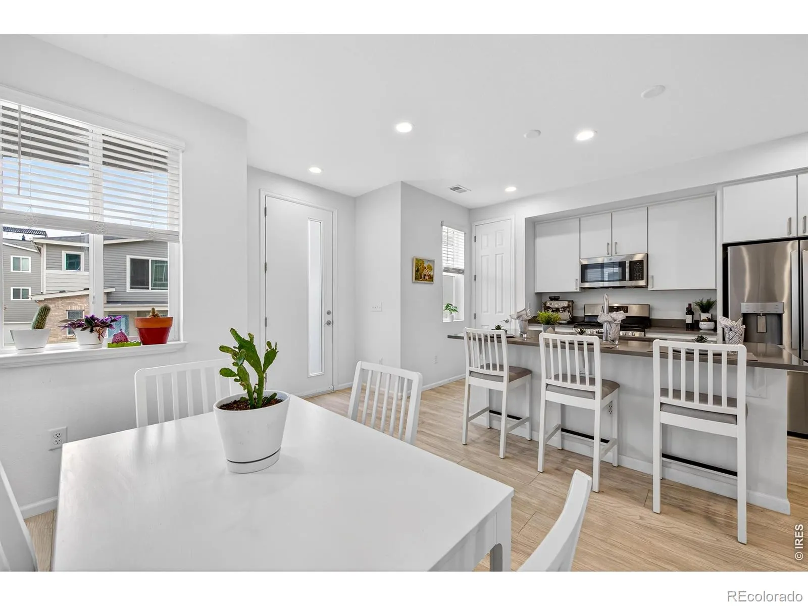 04012026185357 1600 8