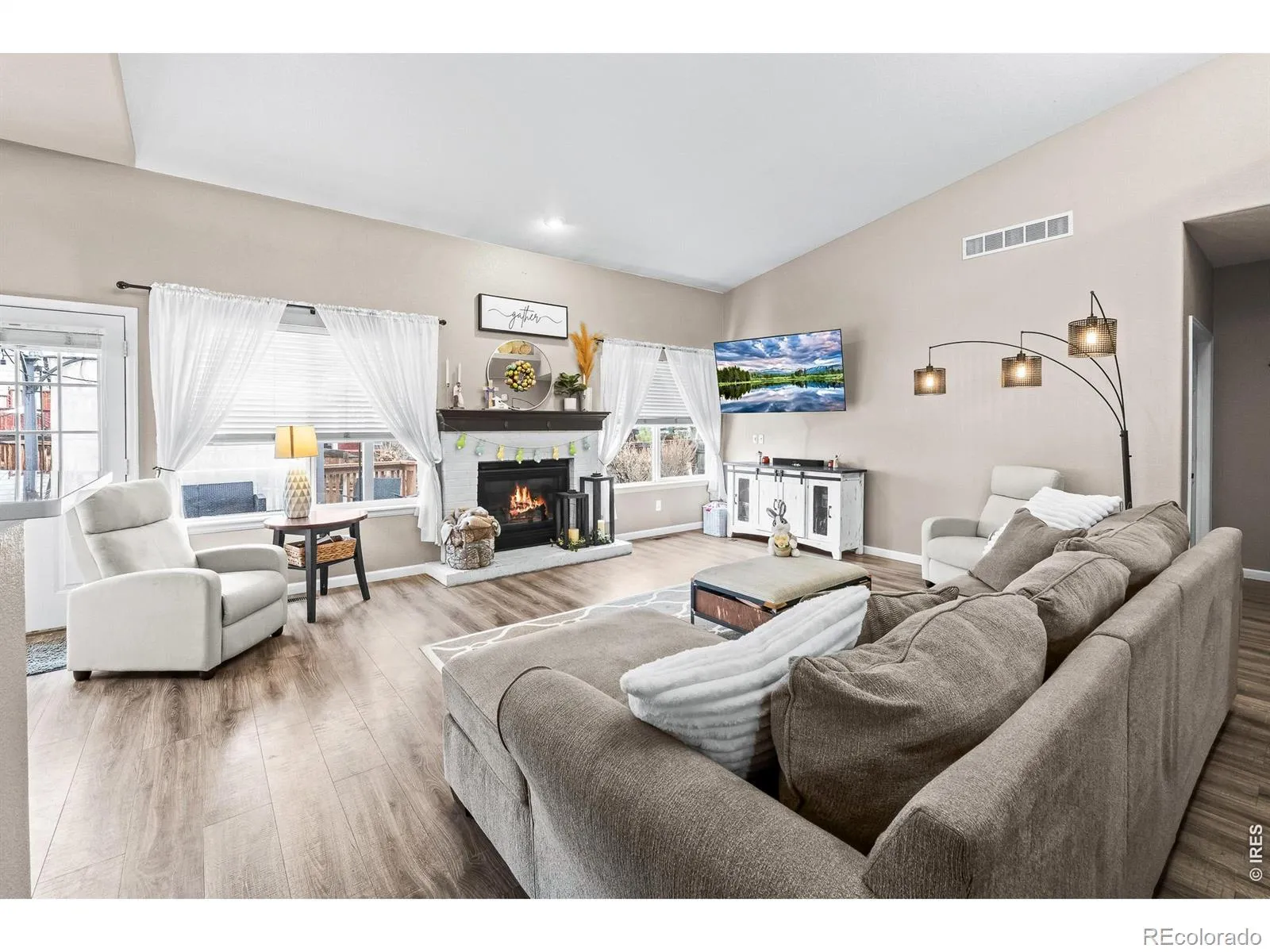 1710 Polo Way Longmont CO 80504 MLS #RECIR1055354 05022026054724 1600 1