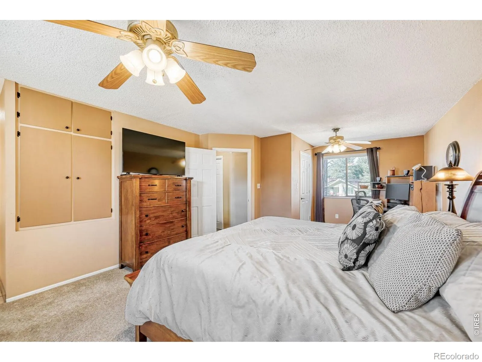 1617 Ithaca Court Longmont CO 80503 MLS #RECIR1055501 04302026041522 1600 14