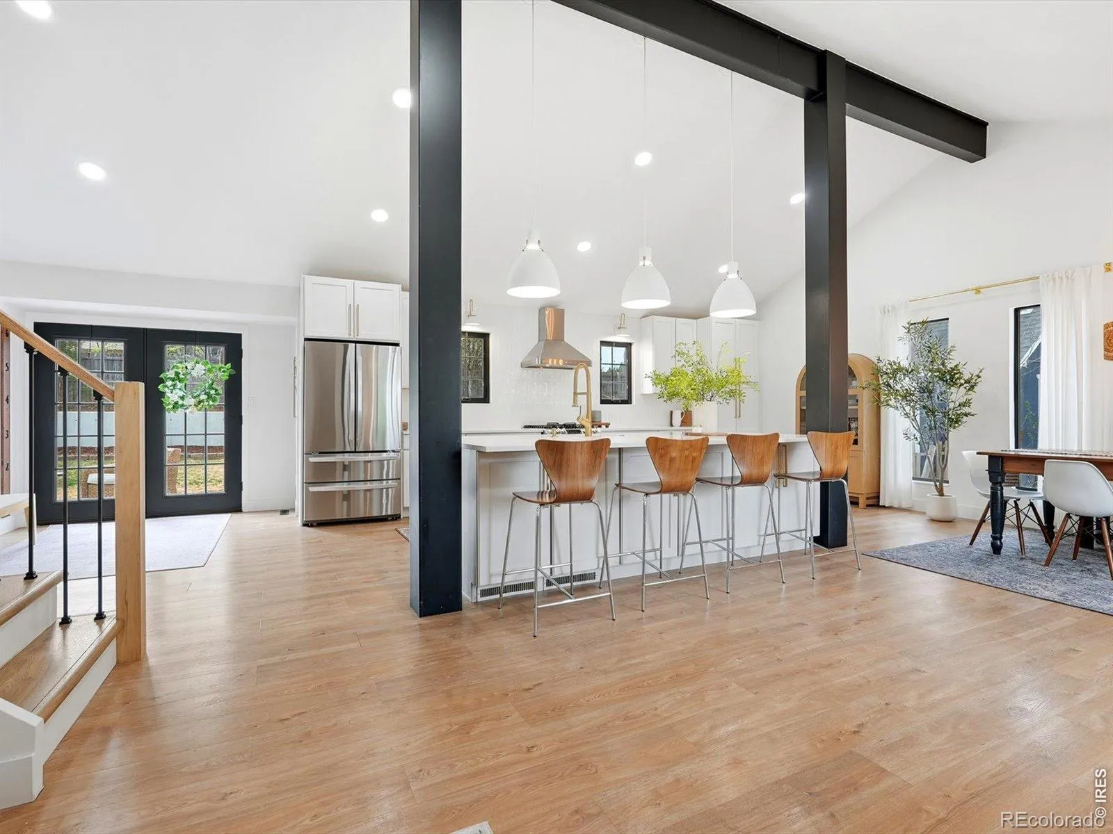 04032026233248 1600 1